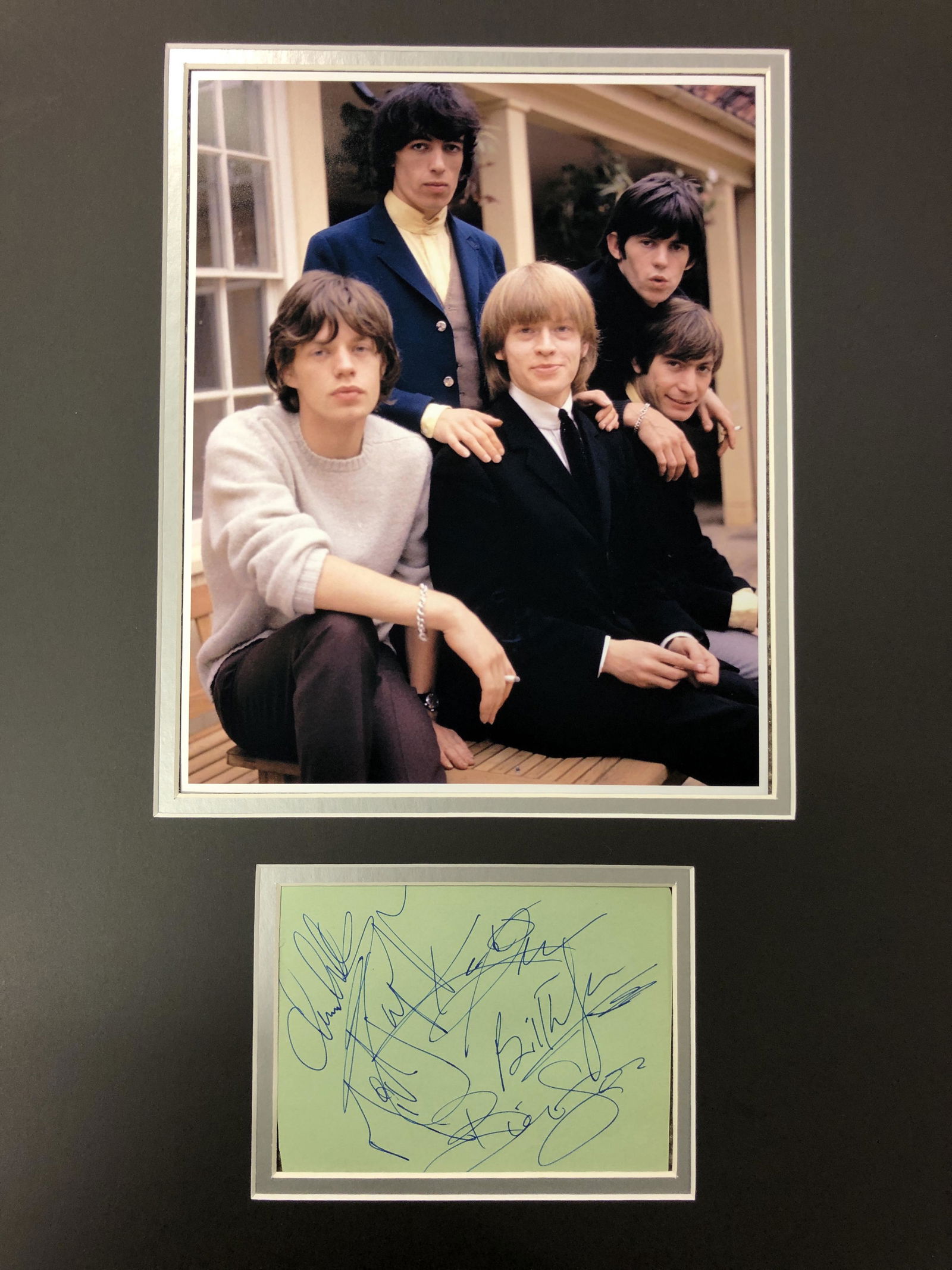 The Rolling Stones Autograph Display,MOCK UP, Final (1 of 1)