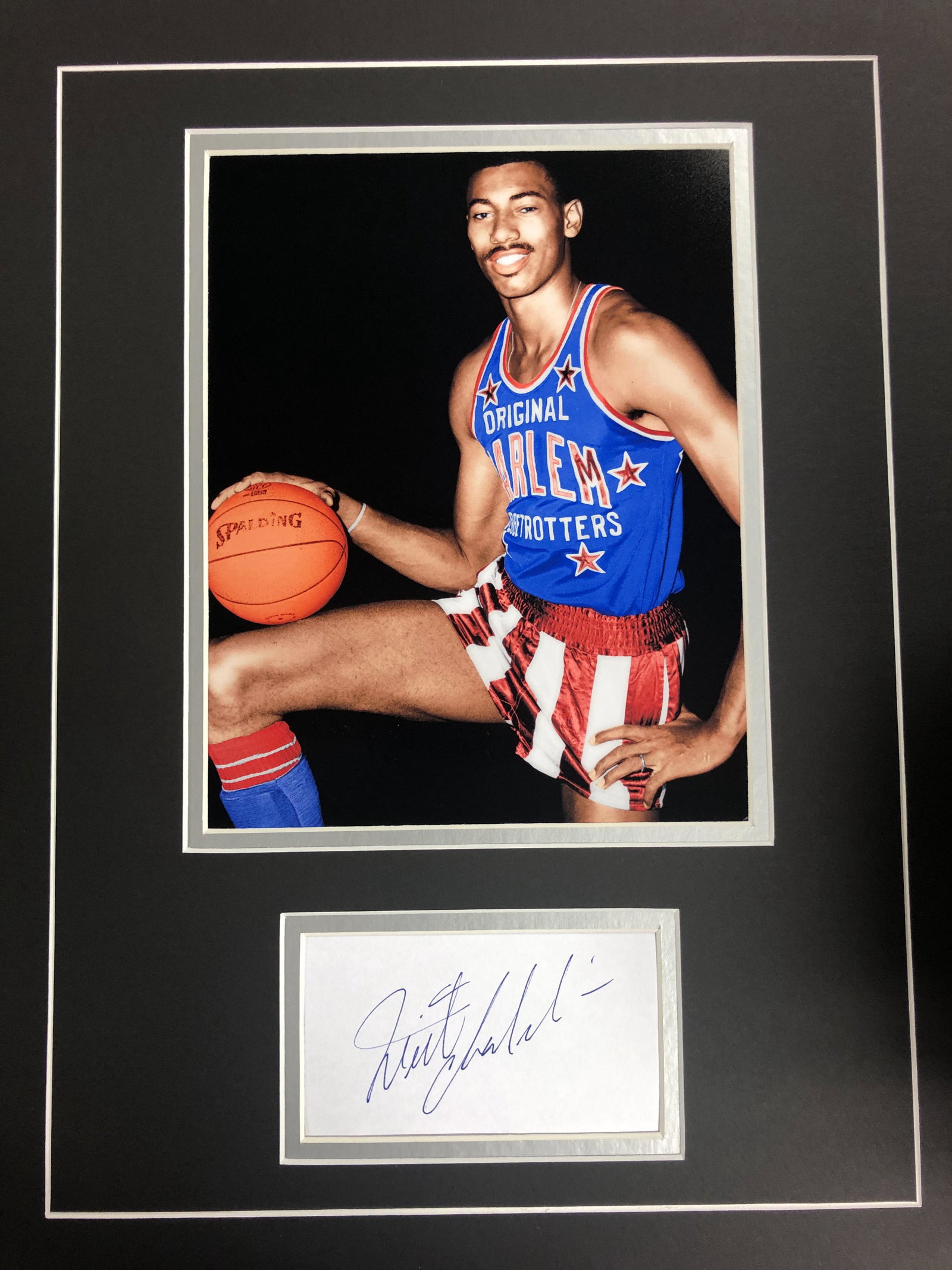 Wilt Chamberlain Autograph Display, MOCK UP, not framed (1 of 1)