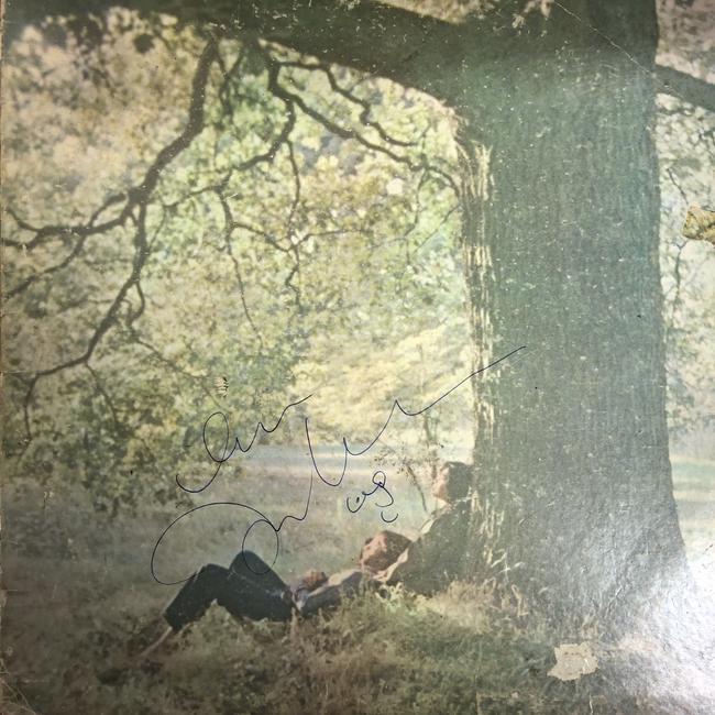 John Lennon Autographed Album Cover: Displays are assembled AFTER payment is received, picture is a mock up of finished product. Displays are not framed, and can be framed for a cost. Framed items will state they are framed in the name o