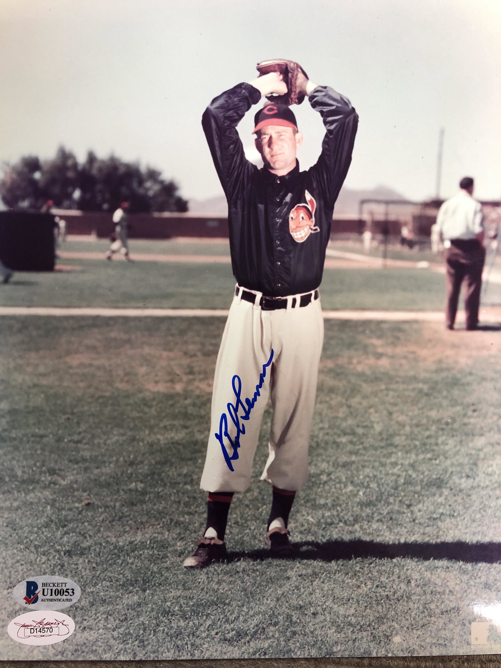 Bob Lemon Autographed Photo Beckett Cert.: Displays are not framed, and can be framed for a cost and are assembled after payment is received. Framed items will state they are framed in the name of the item. All signed items come with a COA. As