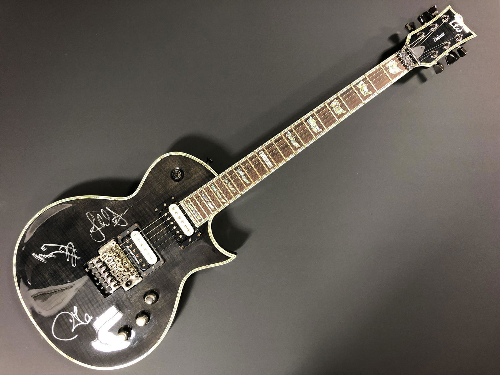 Led Zeppelin  Autographed Guitar, page plant jones (1 of 1)