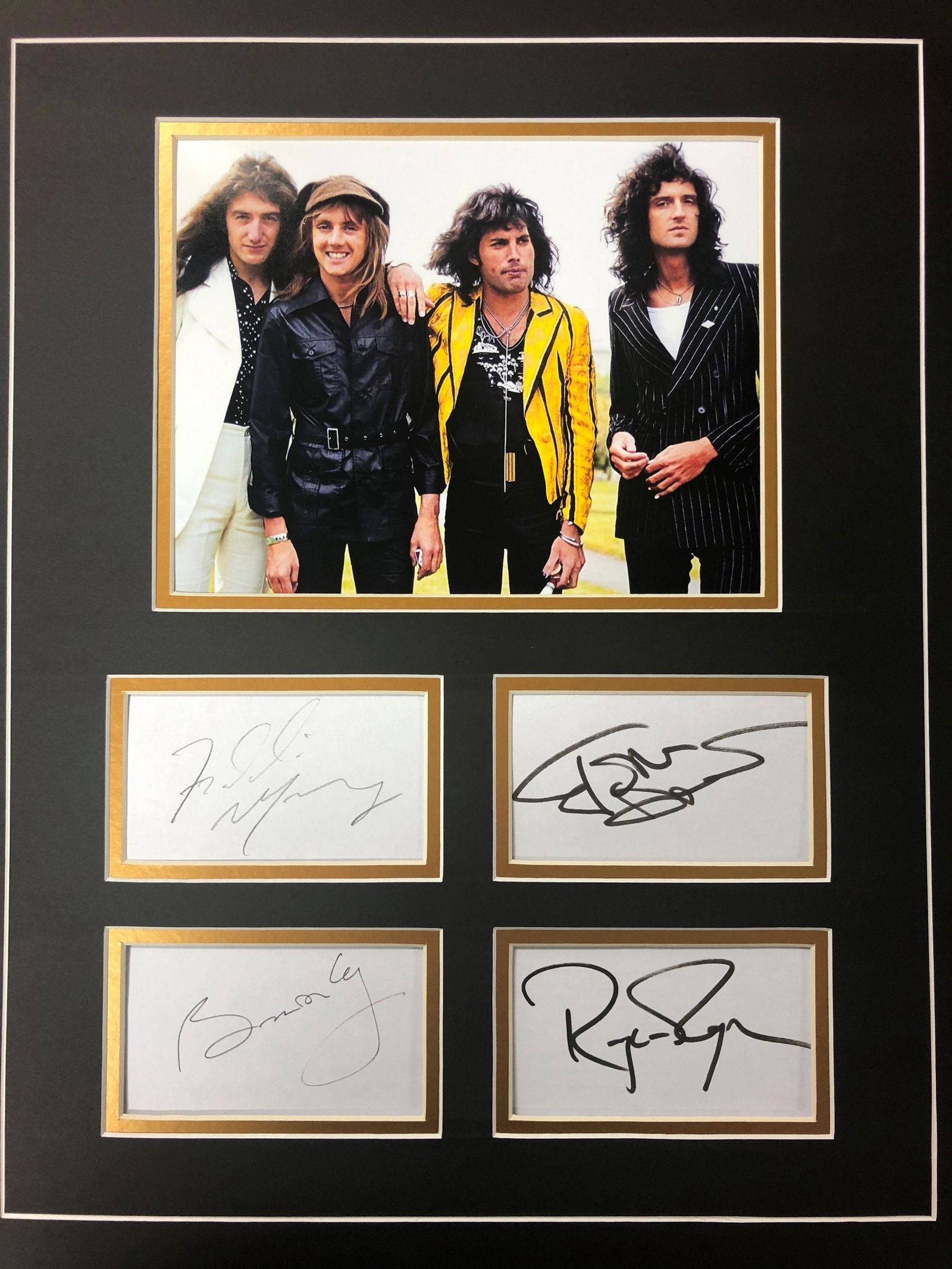 Queen Autograph Display (1 of 1)