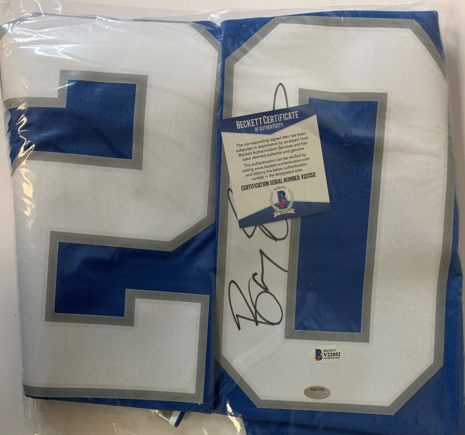 Barry Sanders Beckett Authenticated Autographed Jersey (1 of 1)
