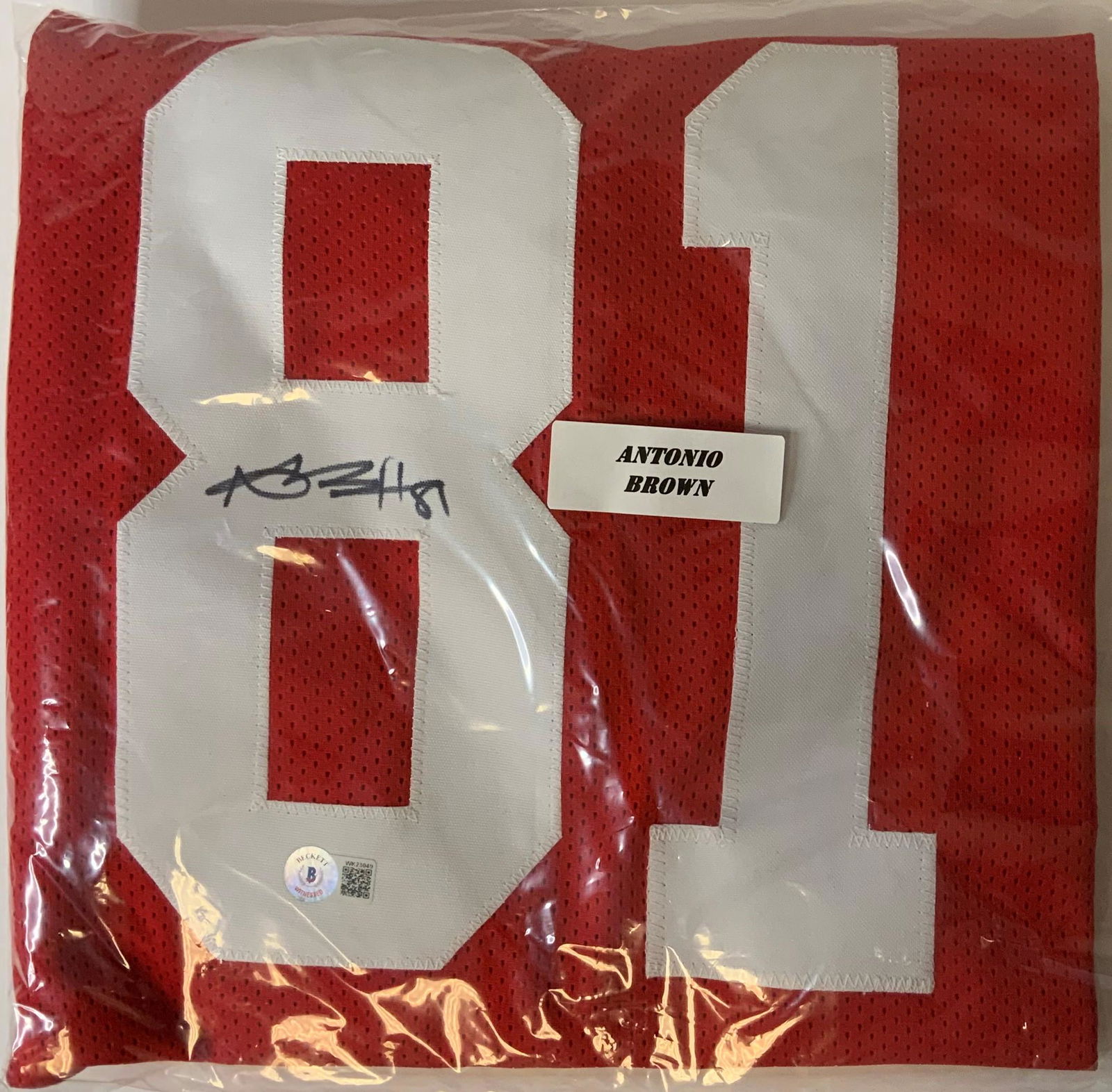 Antonio Brown Beckett Witnessed Autographed Jersey: Displays are assembled AFTER payment is received, picture is a mock up of finished product. Displays are not framed, and can be framed for a cost. Framed items will state they are framed in the name o