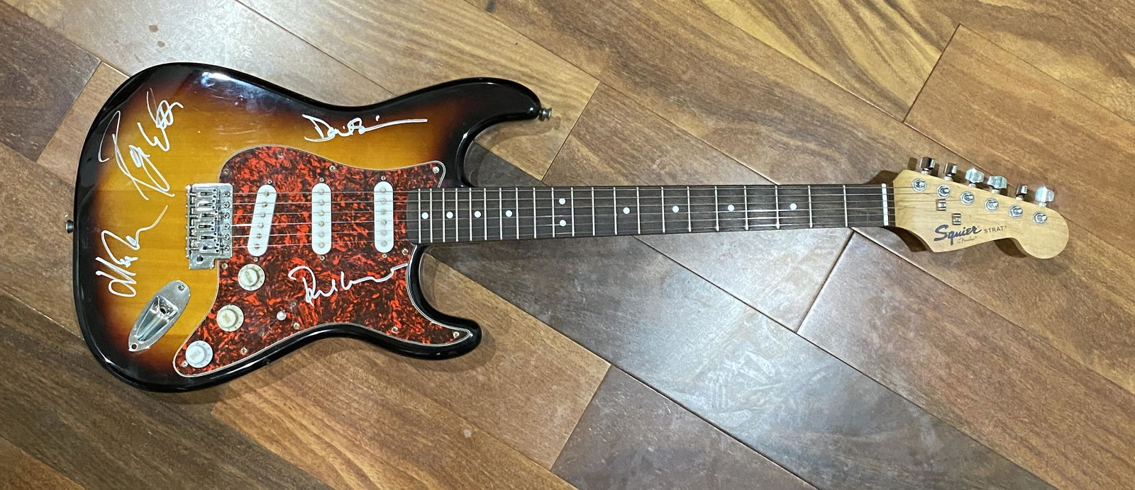 Pink Floyd Autographed Guitar All Members!! (1 of 1)