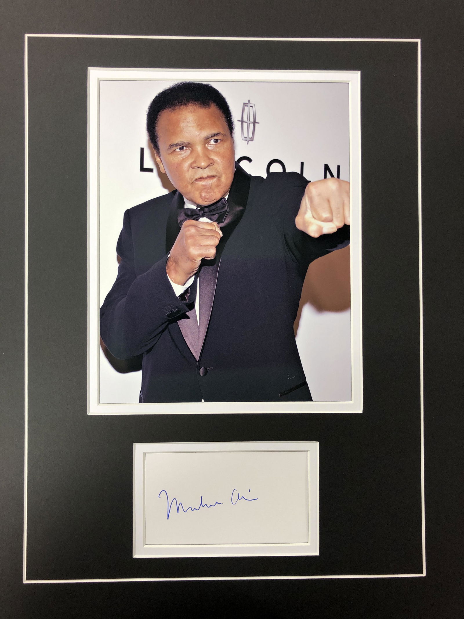 Muhammad Ali Autograph Display (1 of 1)