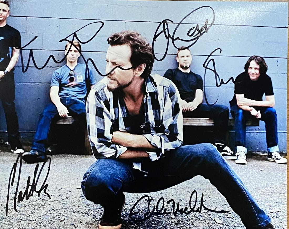 Pearl Jam Autographed Photo 8x10 Whole Band (1 of 1)