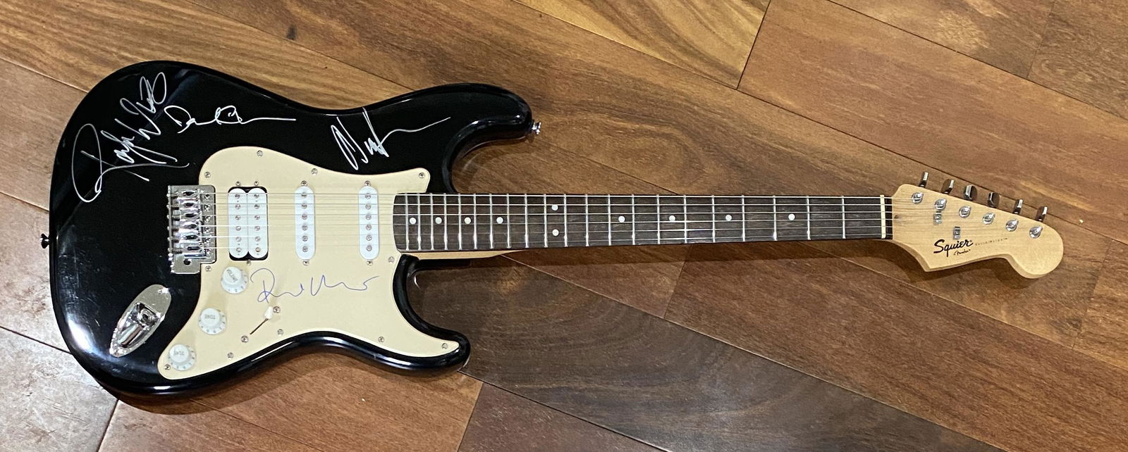 Pink Floyd Autographed Guitar All 4! (1 of 1)