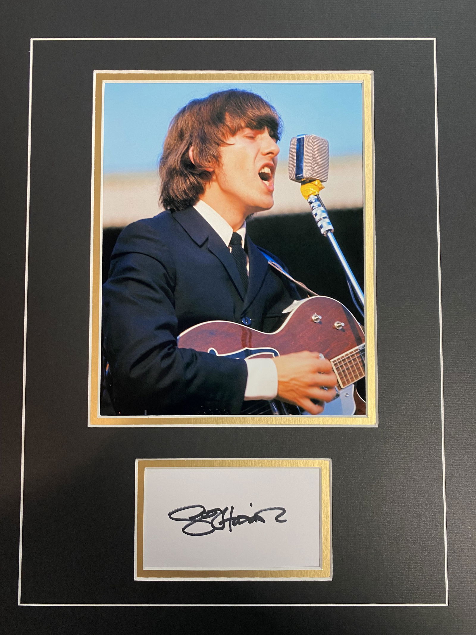 Harrison Autograph Display (0080) on Jun 16, 2022 ICZ