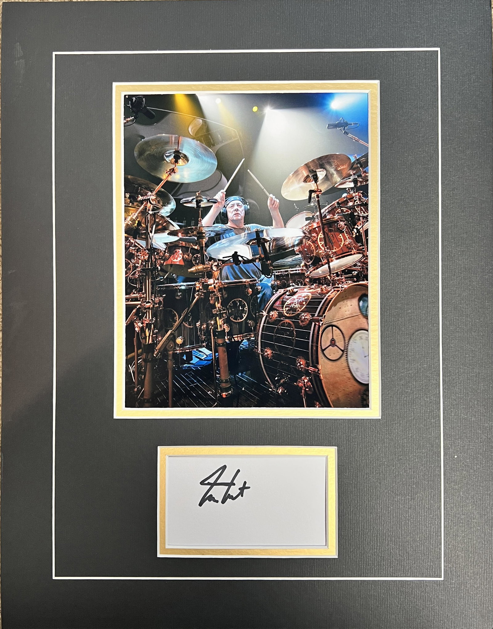 Neil Peart Autographed Display: Displays are not framed, and can be framed for a cost. Framed items will state they are framed in the name of the item. All signed items come with a COA. Ask any and all questions BEFORE bidding. Sign