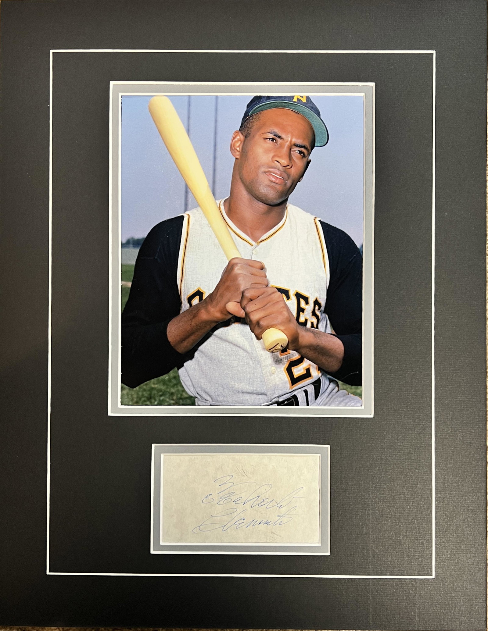 Roberto Clemente Autographed Display (1 of 1)