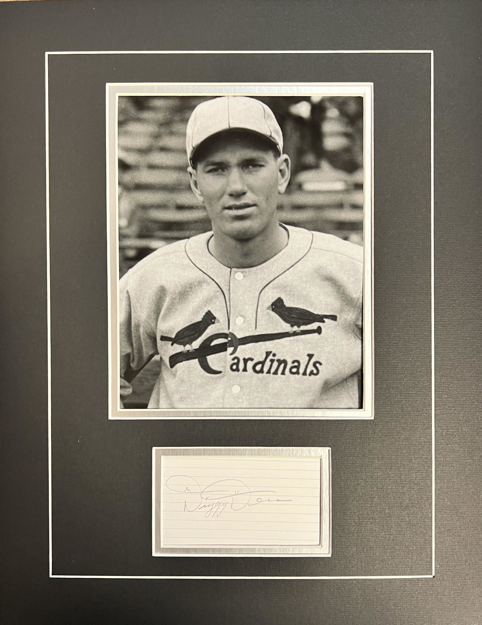 Dizzy Dean Autographed Display: Displays are not framed, and can be framed for a cost. Framed items will state they are framed in the name of the item. All signed items come with a COA. Ask any and all questions BEFORE bidding. Sign