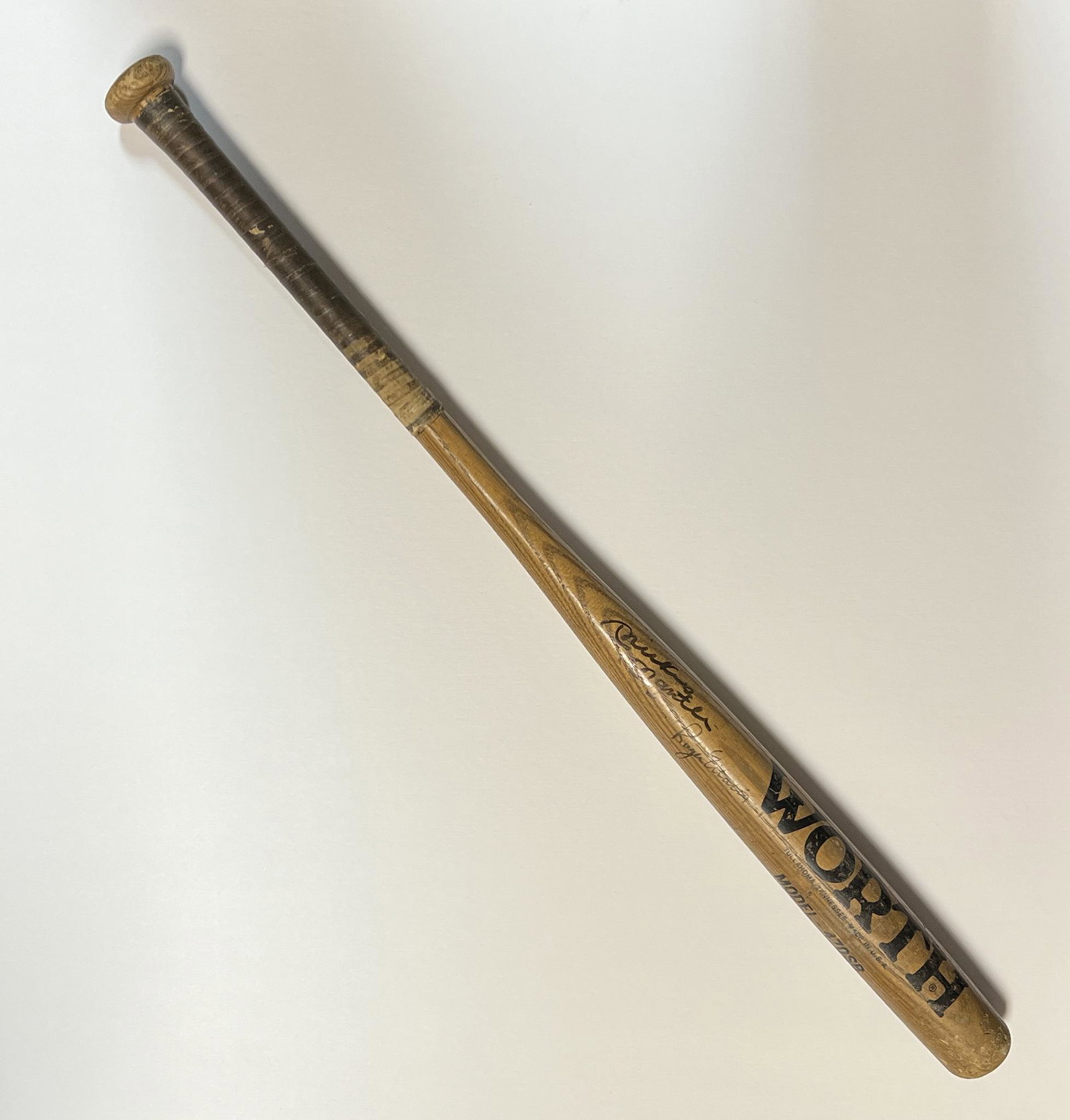 Mickey Mantle Roger Maris Autographed Bat: Displays are not framed, and can be framed for a cost. Framed items will state they are framed in the name of the item. All signed items come with a COA. Ask any and all questions BEFORE bidding. Sign