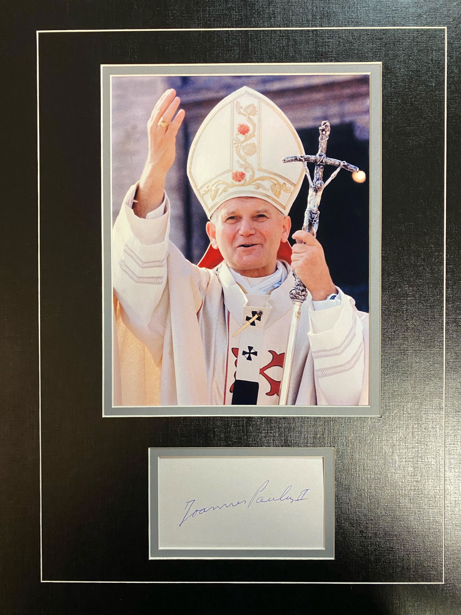 Pope John Paul 2 Autographed Display: Displays are not framed, and can be framed for a cost. Framed items will state they are framed in the name of the item. All signed items come with a COA. Ask any and all questions BEFORE bidding. Sign