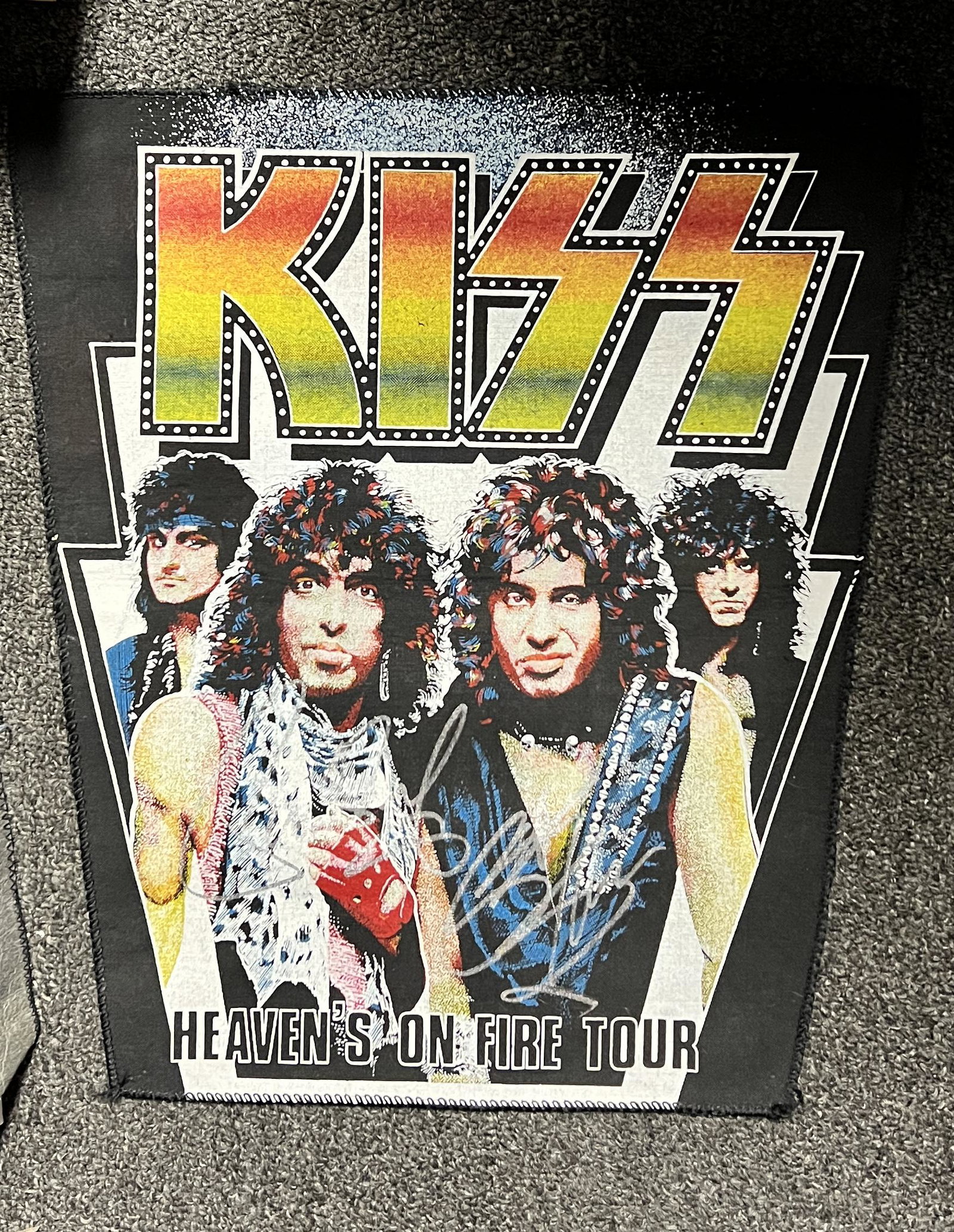 Paul Stanley Gene Simmons Autographed Back Patch: Displays are not framed, and can be framed for a cost. Framed items will state they are framed in the name of the item. All signed items come with a COA. Ask any and all questions BEFORE bidding. Sign