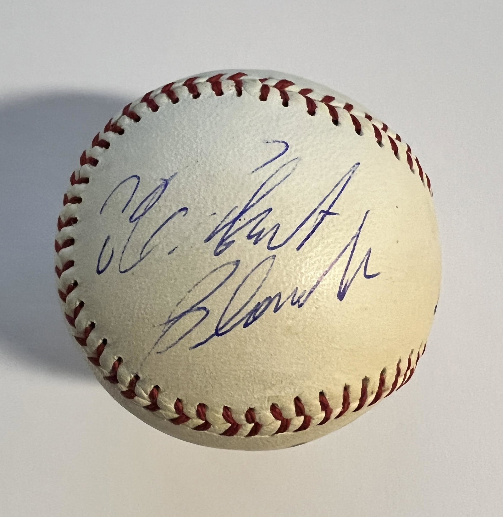 Roberto Clemente Autographed Baseball (1 of 1)