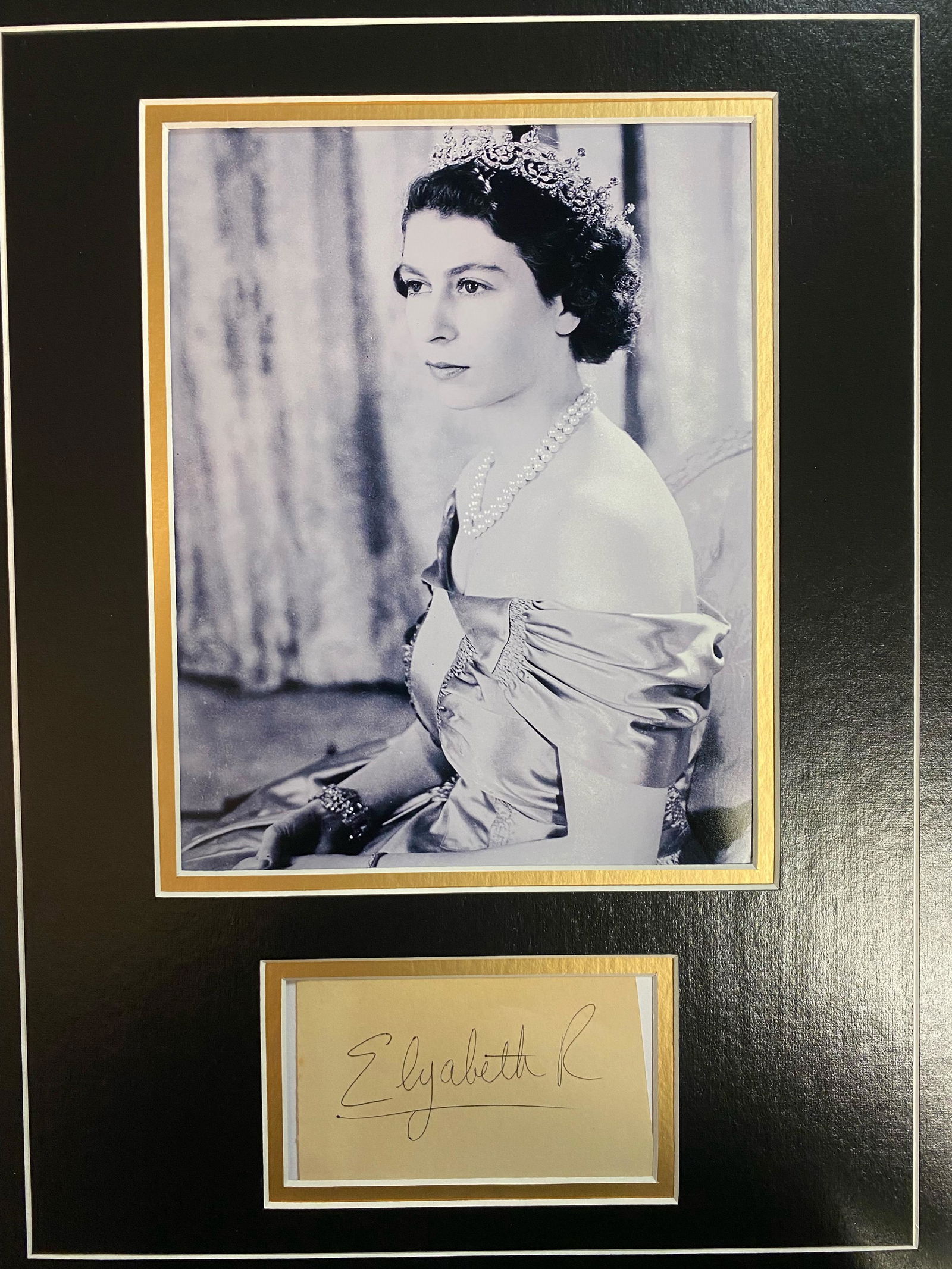 Queen Elizabeth Autographed Display (1 of 1)