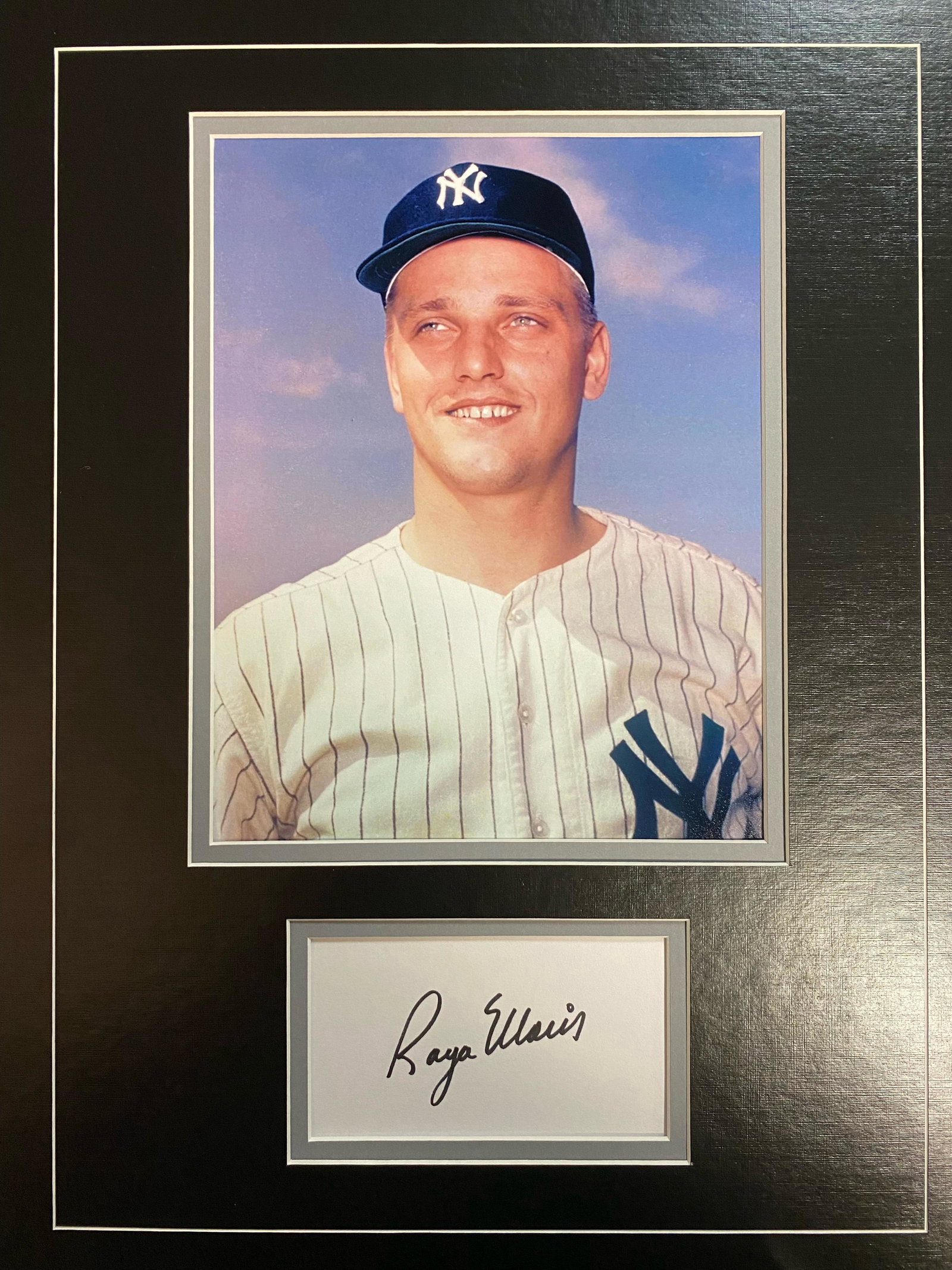 Roger MARIS Autographed Display (1 of 1)