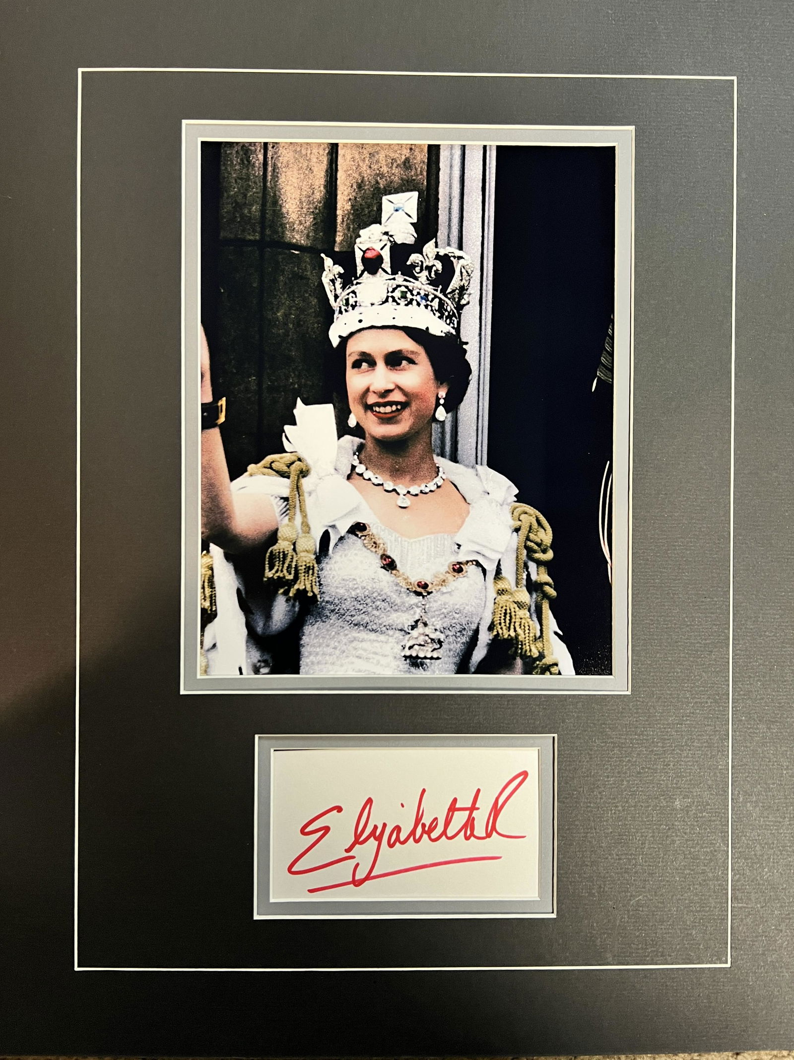Queen Elizabeth Autographed Display (1 of 1)