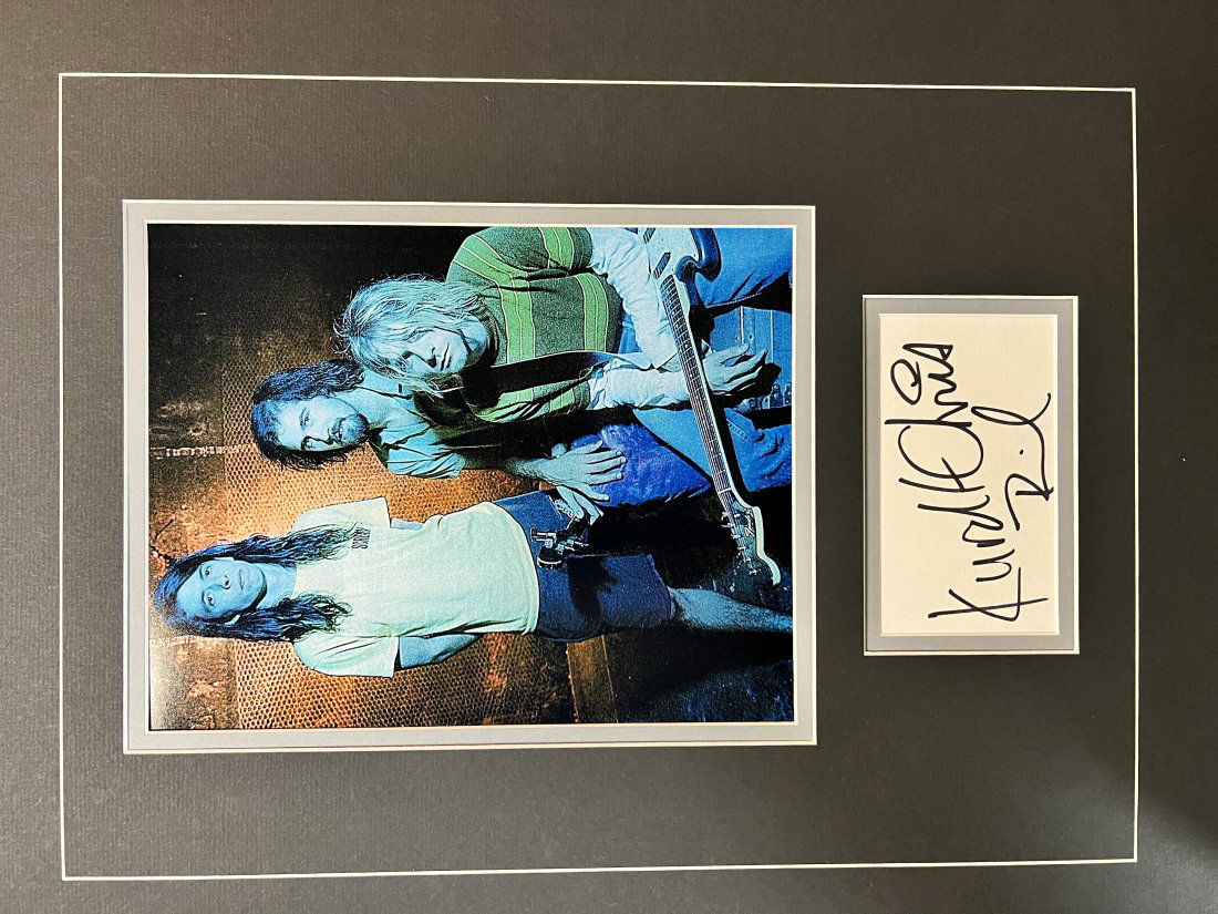 Nirvana Autographed Display KURDT CHRIS DAVE (1 of 1)