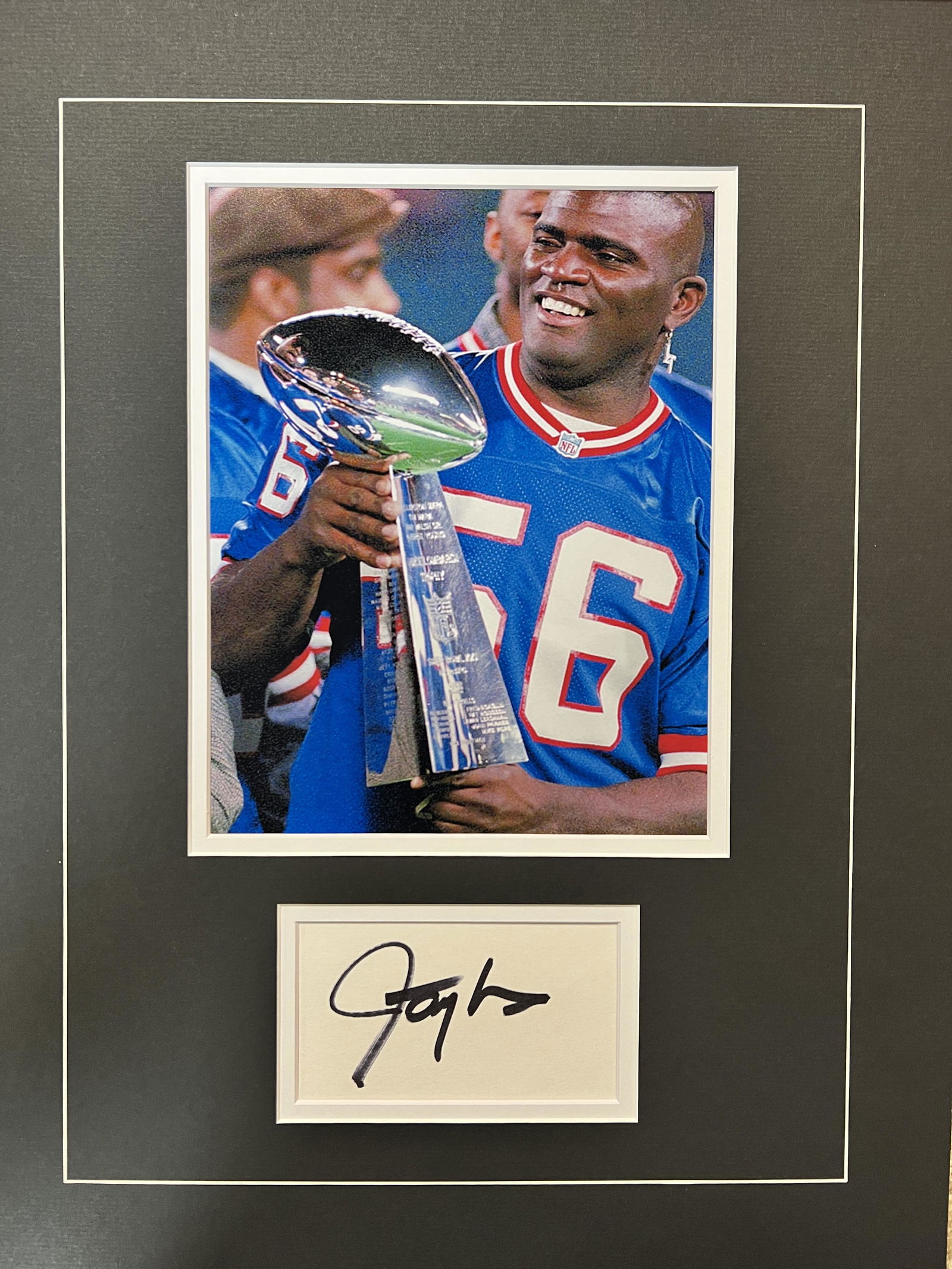 Lawrence TAYLOR Autographed Display Nov 16,