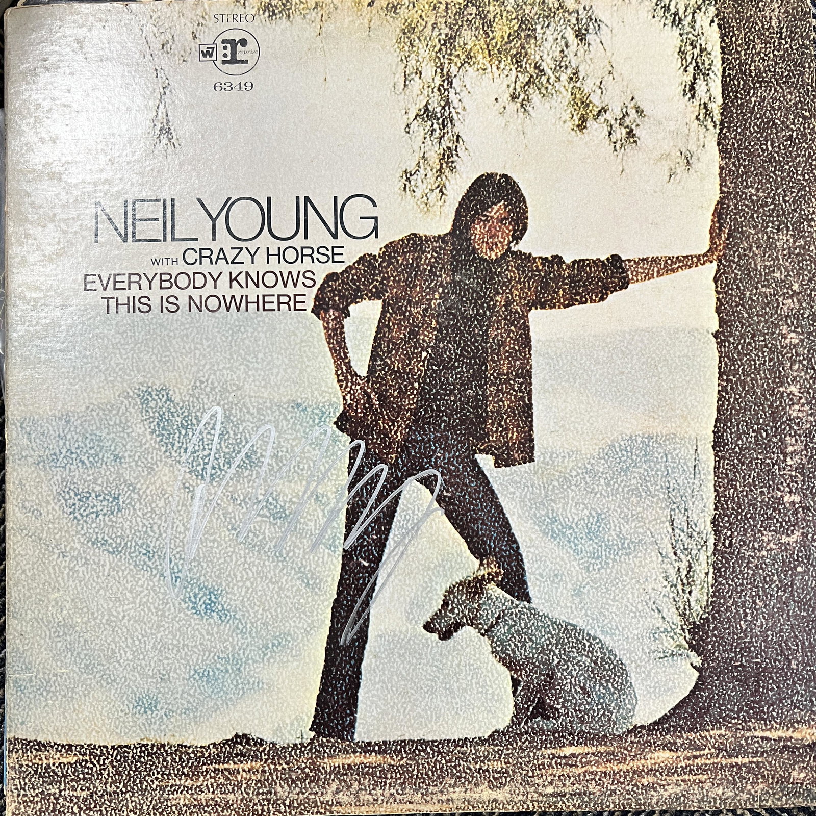 Neil Young Autographed ALBUM: Displays are not framed, and can be framed for a cost. Any item that needs framing will take 2-3 weeks. Framed items will state they are framed in the name of the item. All signed items come with a CO