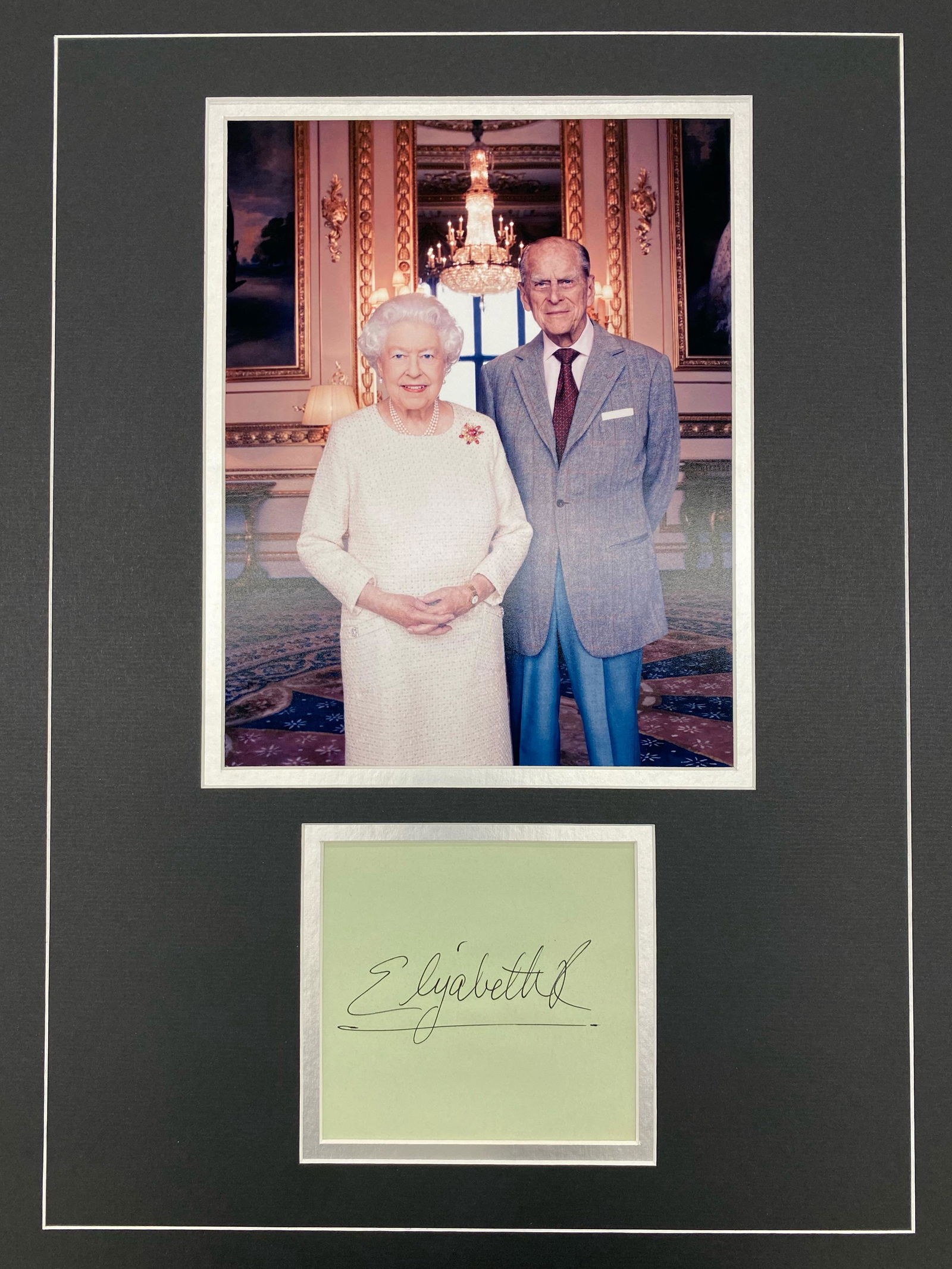 Queen Elizabeth Autographed Display (1 of 1)