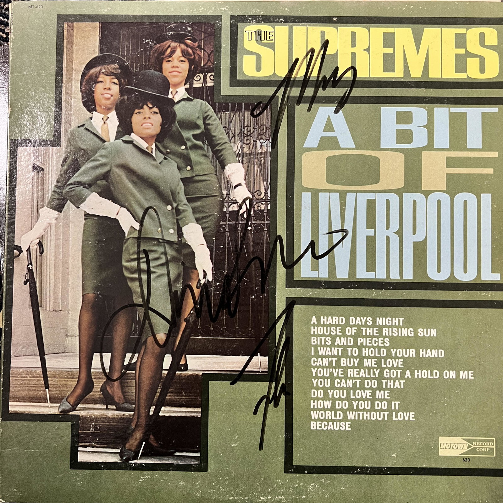 The Supremes Autographed Album FLO MARY DIANA: Displays are not framed, and can be framed for a cost. Framed items will state they are framed in the name of the item. All signed items come with a COA from ICZ Auctions. Ask any and all questions BE