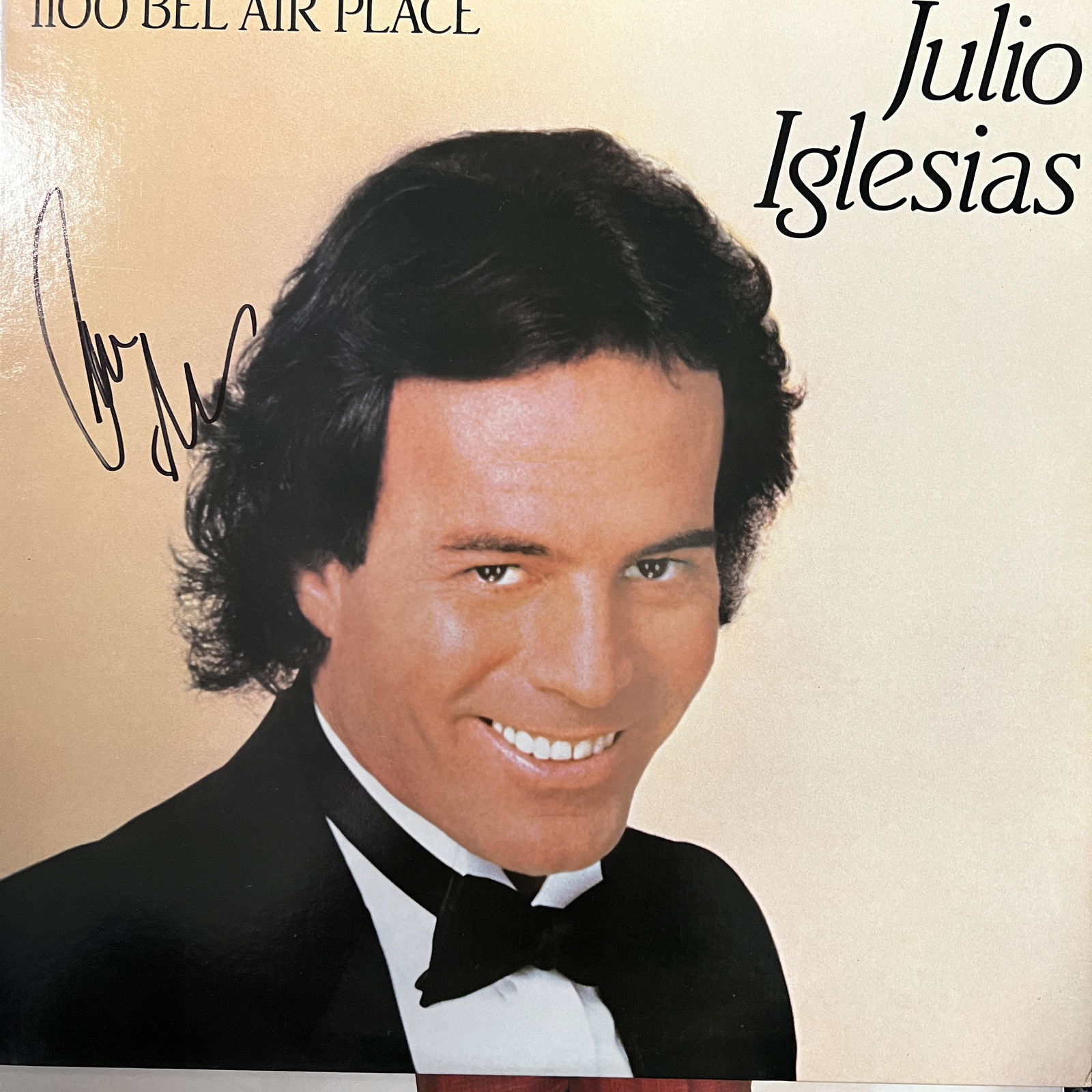 Julio Iglesias Autographed Album (1 of 1)