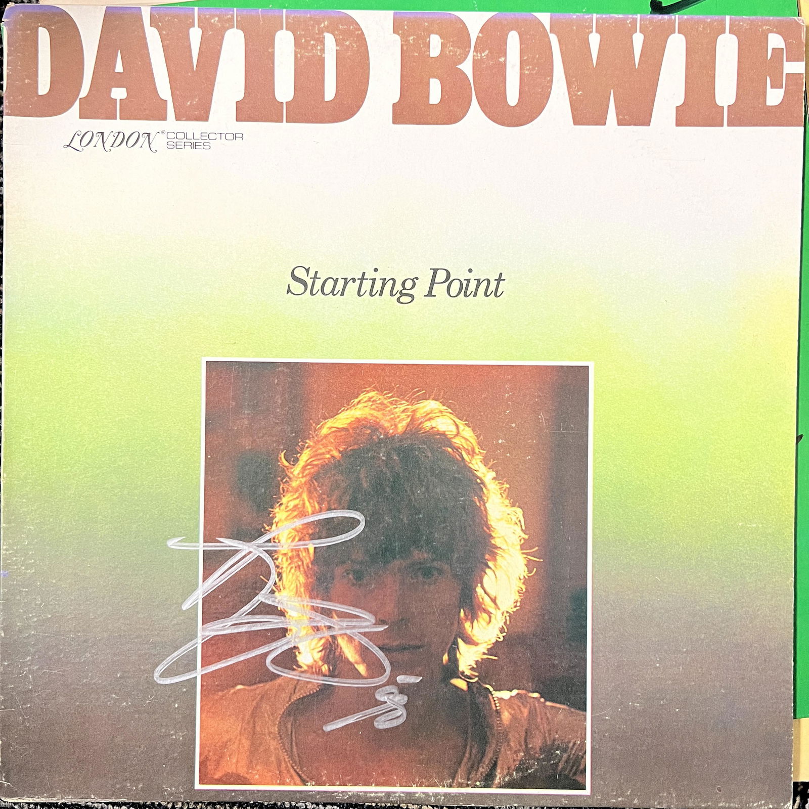 David Bowie Autographed Album: Displays are not framed, and can be framed for a cost. Framed items will state they are framed in the name of the item. All signed items come with a COA. Ask any and all questions BEFORE bidding. Sign