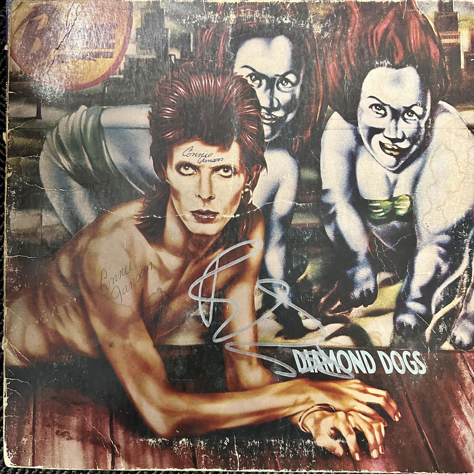 David Bowie Autographed Album: Displays are not framed, and can be framed for a cost. Framed items will state they are framed in the name of the item. All signed items come with a COA. Ask any and all questions BEFORE bidding. Sign