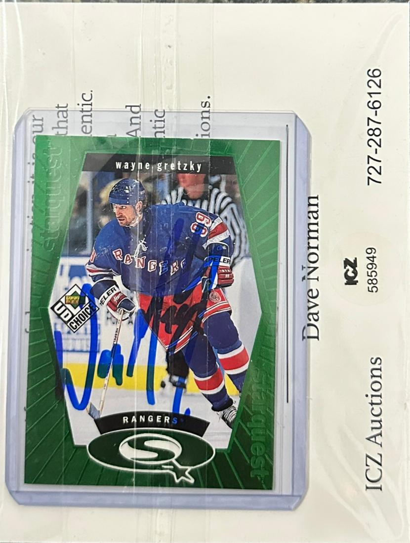 Wayne Gretzky Autographed Card (1 of 1)