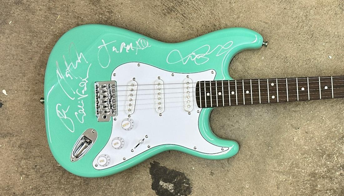 Pearl Jam Autographed Guitar All 5 (1 of 1)