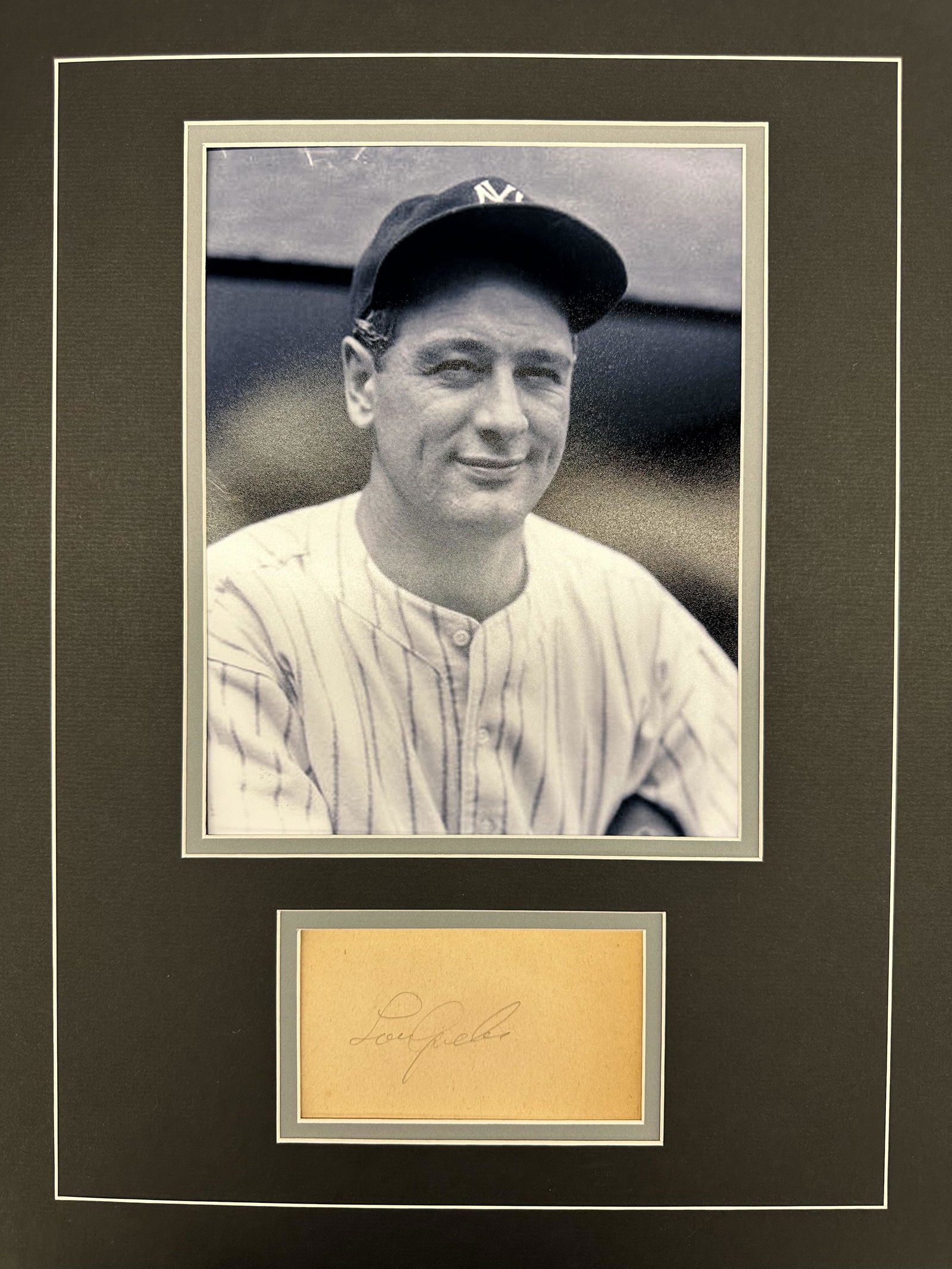 Lou Gehrig Autographed Display Apr 02, 2023 ICZ Auctions in FL