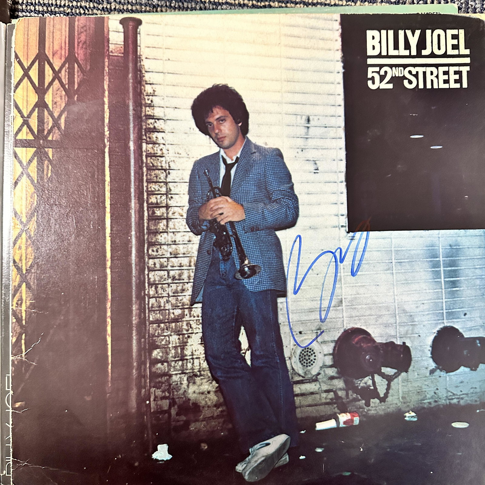 Billy JOEL Autographed Album: Displays are not framed, and can be framed for a cost. Framed items will state they are framed in the name of the item. All signed items come with a COA. Ask any and all questions BEFORE bidding. Sign