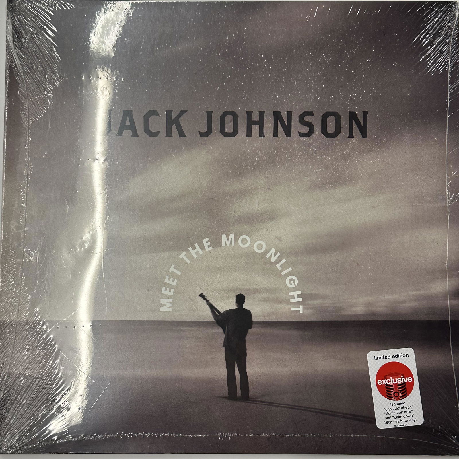 Jack Johnson - Meet The Moonlight New Vinyl Record: Displays are not framed, and can be framed for a cost. Framed items will state they are framed in the name of the item. All signed items come with a COA. Ask any and all questions BEFORE bidding. Sign