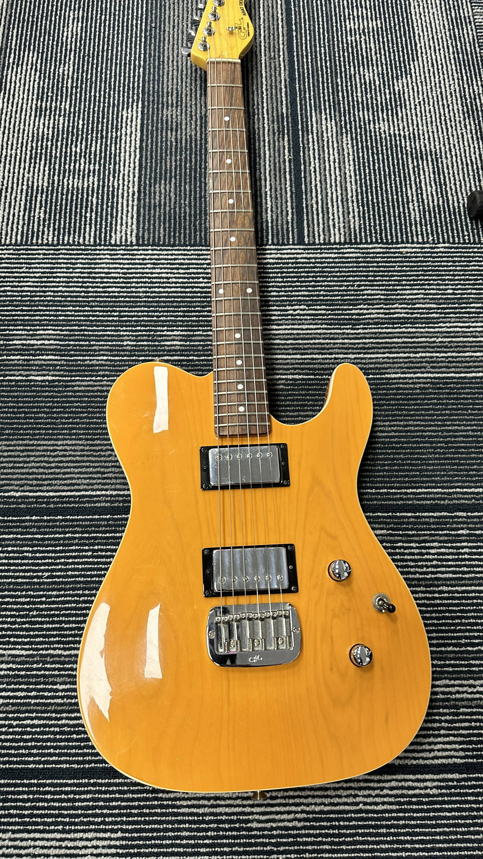 G&L Used Telecaster Guitar No Case: Displays are not framed, and can be framed for a cost. Framed items will state they are framed in the name of the item. All signed items come with a COA. Ask any and all questions BEFORE bidding. Sign