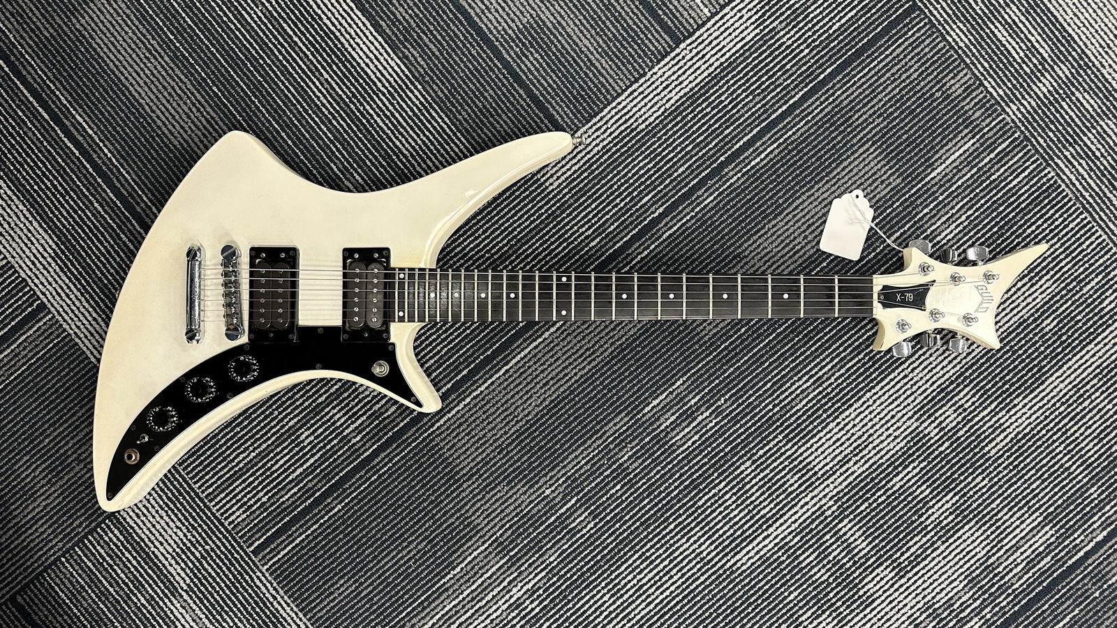 Vintage Guild x-79 Guitar Used Case Included (1 of 1)