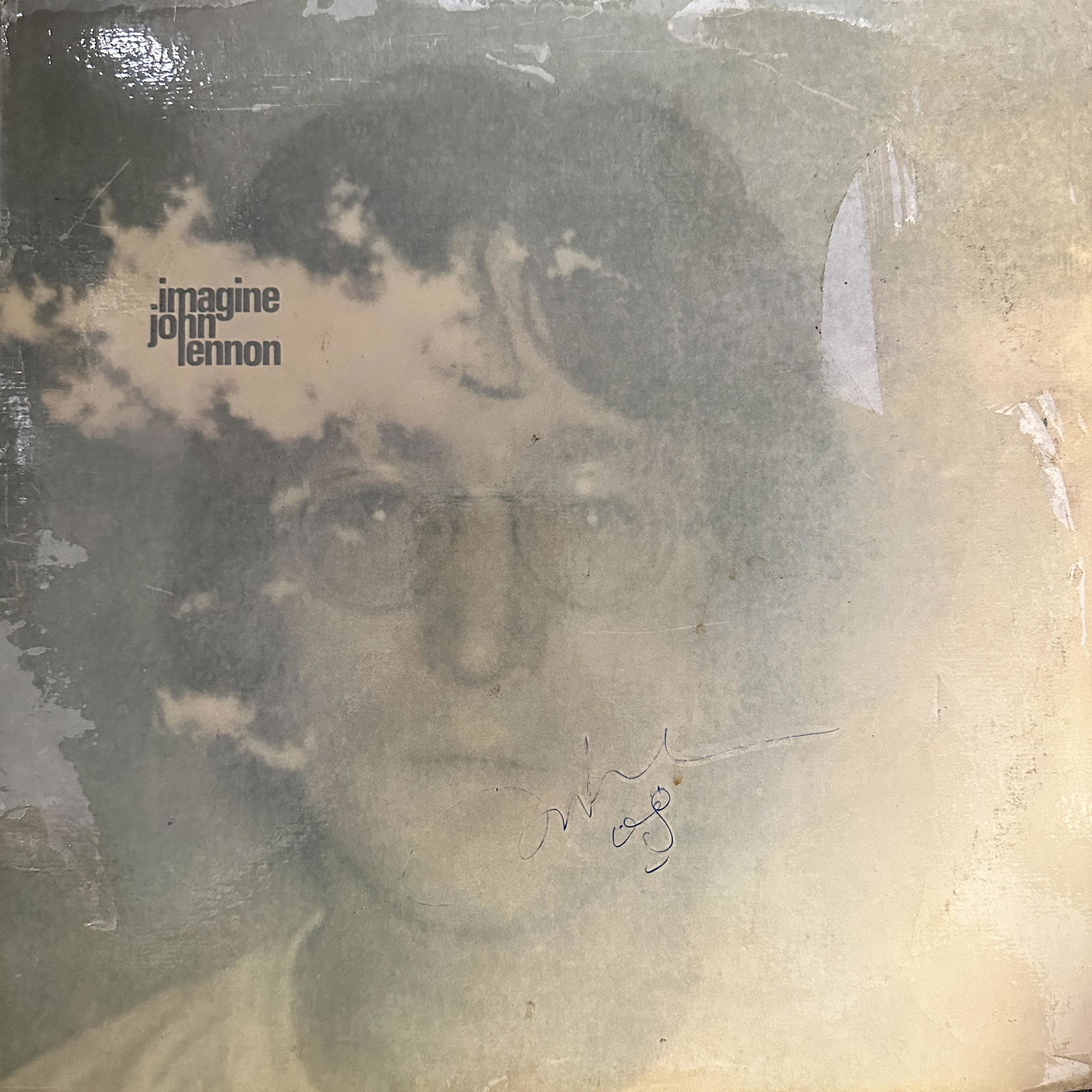 John Lennon Autographed Album: Ask any all Questions before bidding not after! Displays are not framed, and can be framed for a cost. Framed items will state they are framed in the name of the item. All signed items come with a COA