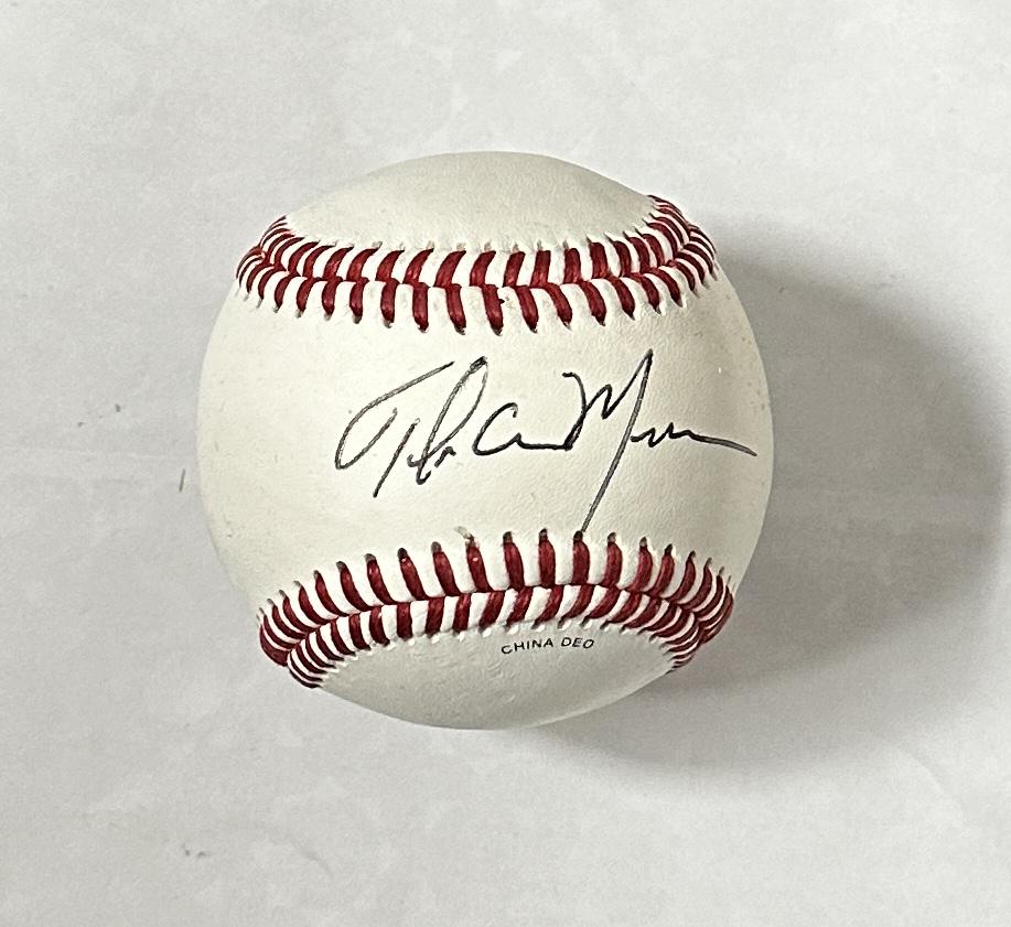 Thurman Munson Autographed Baseball (1 of 1)