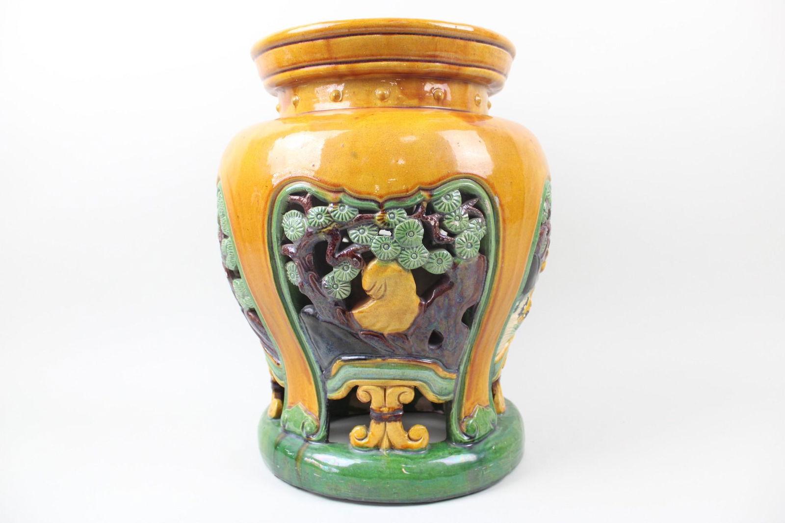 Michael Jordan Autographed Card: Ask any all Questions before bidding not after! Displays are not framed, and can be framed for a cost. Framed items will state they are framed in the name of the item. All signed items come with a COA