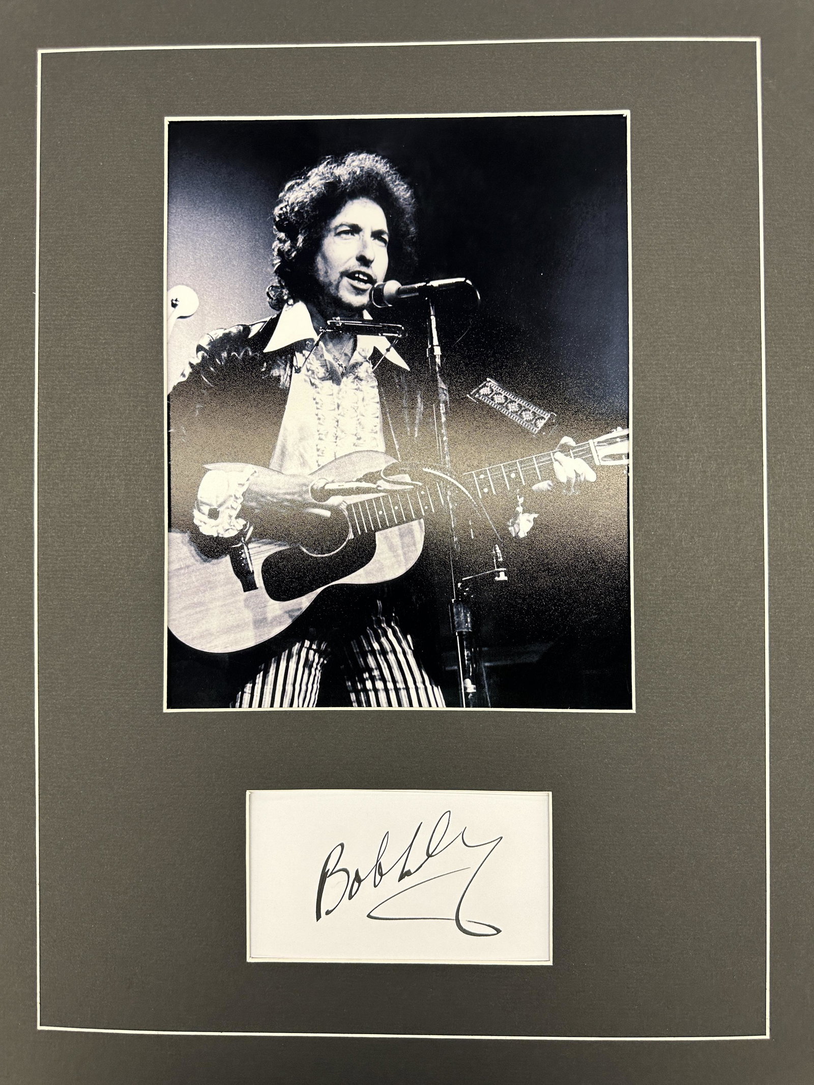 Bob Dylan AUTOGRAPHED Display (1 of 1)
