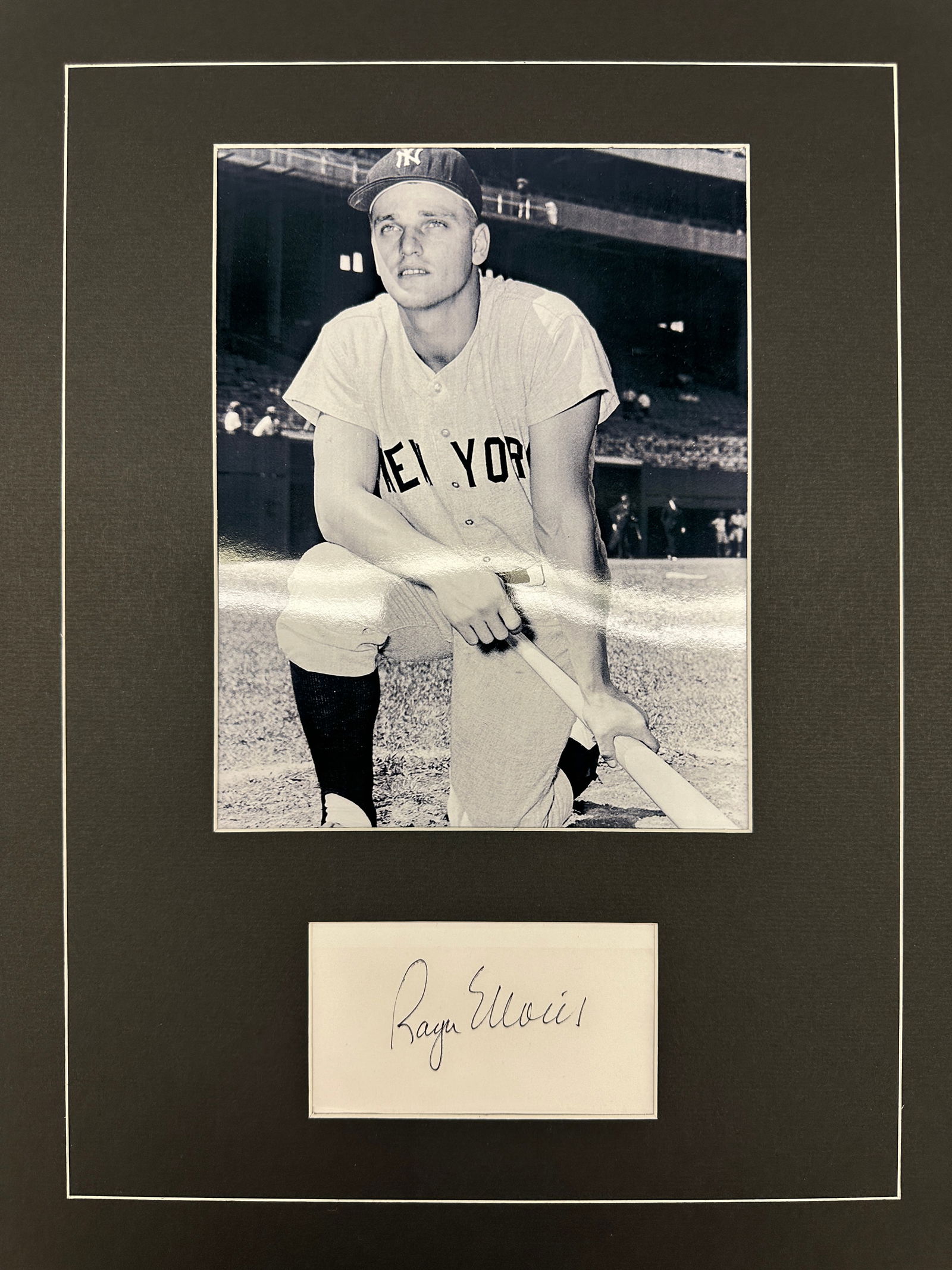 Roger Maris AUTOGRAPHED Display (1 of 1)