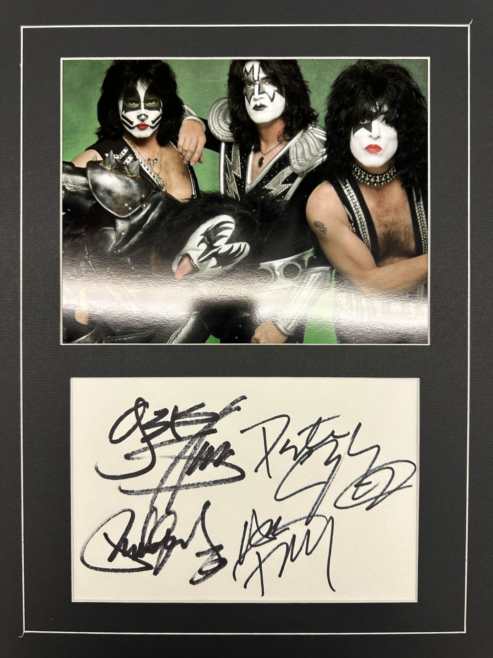 Kiss AUTOGRAPHED Display (1 of 1)