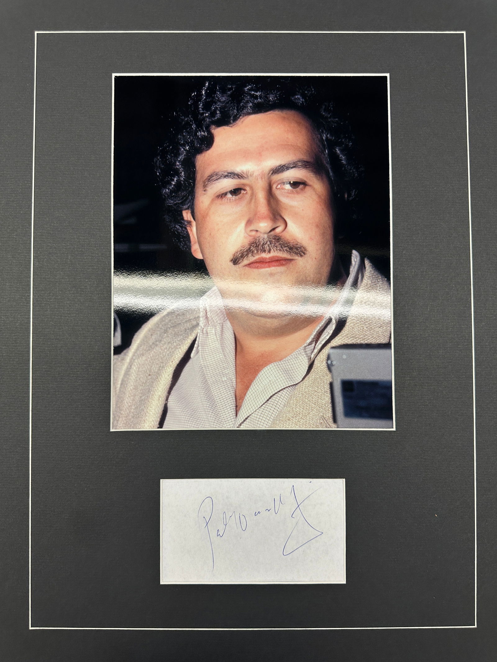 Pablo Escobar AUTOGRAPHED Display (1 of 1)