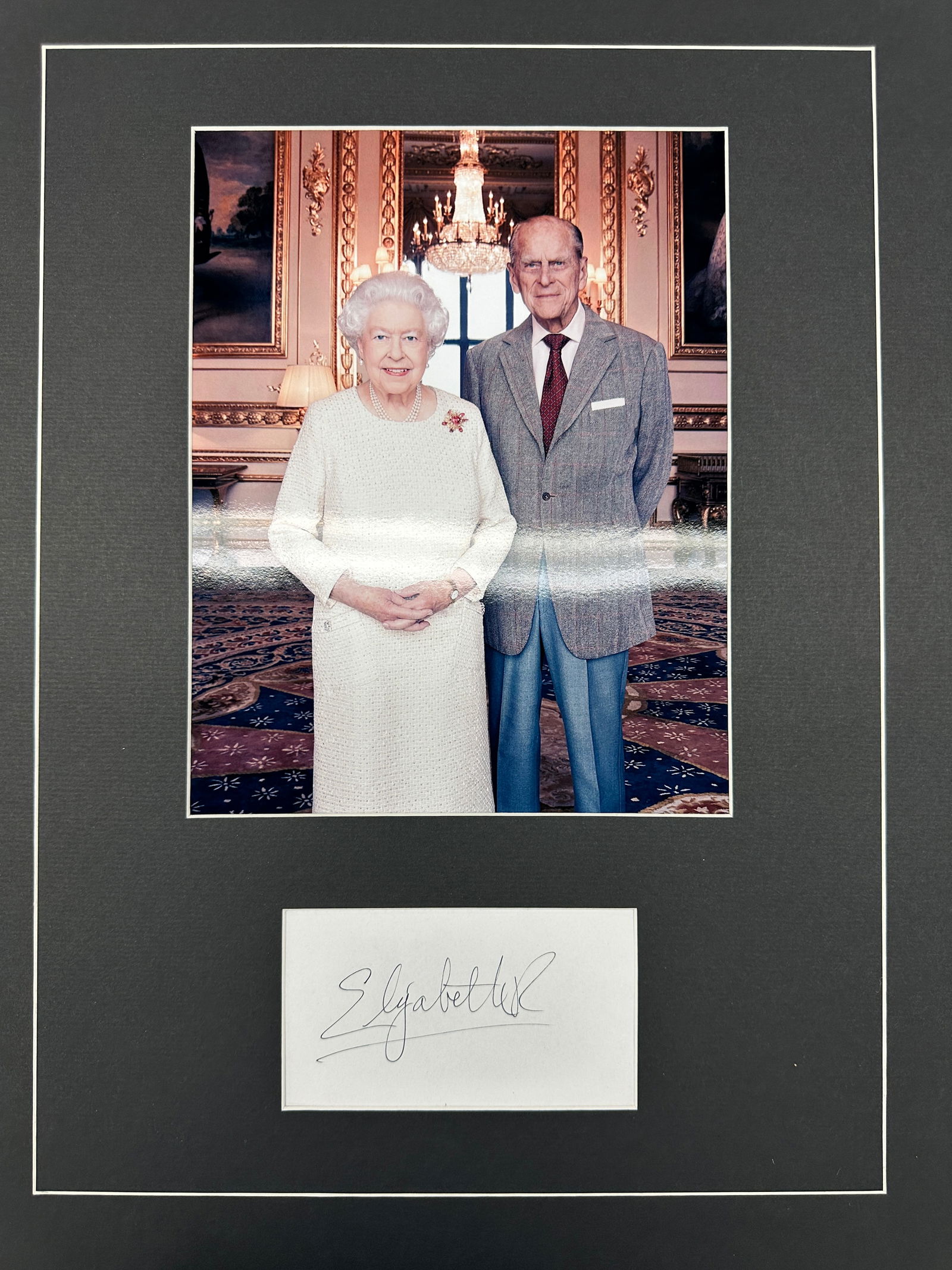 Queen Elizabeth Autograph Display (1 of 1)