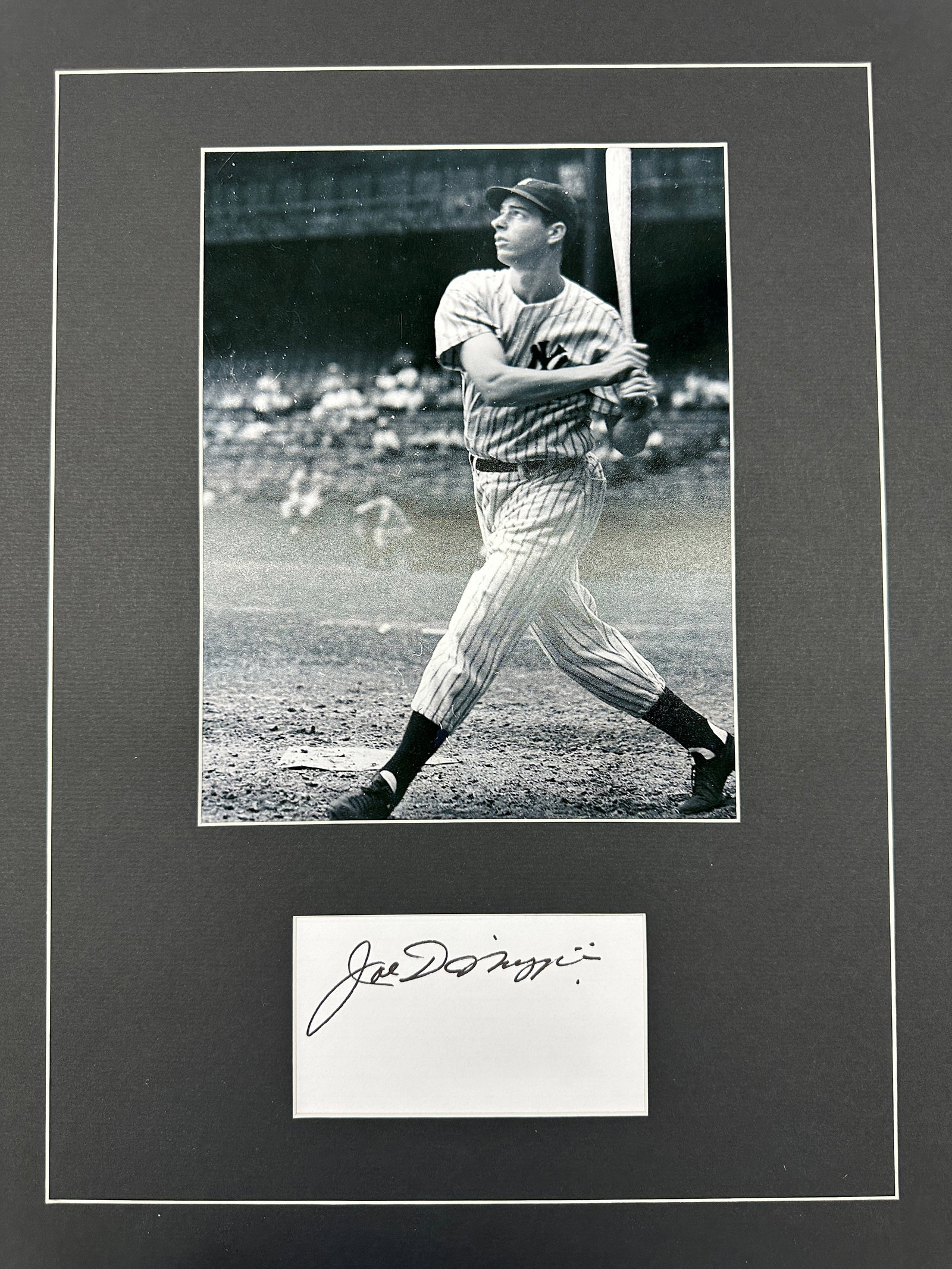 Joe Dimaggio Autograph Display (1 of 1)