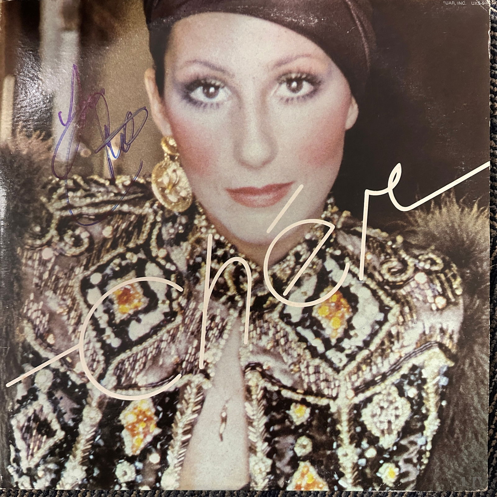 Cher AUTOGRAPHED Album (1 of 1)