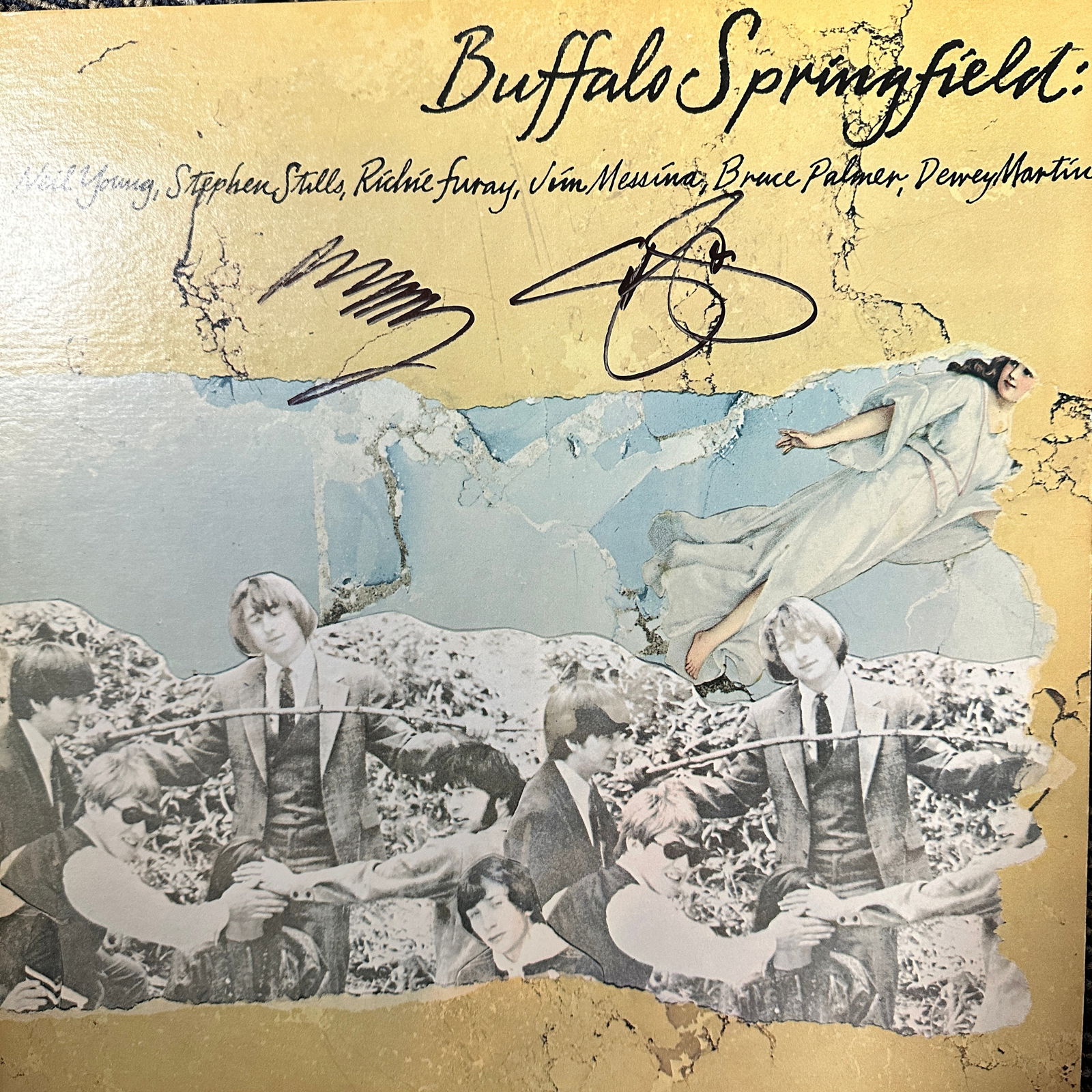 Neil YOUNG Autographed Album: Displays are not framed, and can be framed for a cost. Framed items will state they are framed in the name of the item. All signed items come with a COA. All items now come with a 3rd Party COA from P