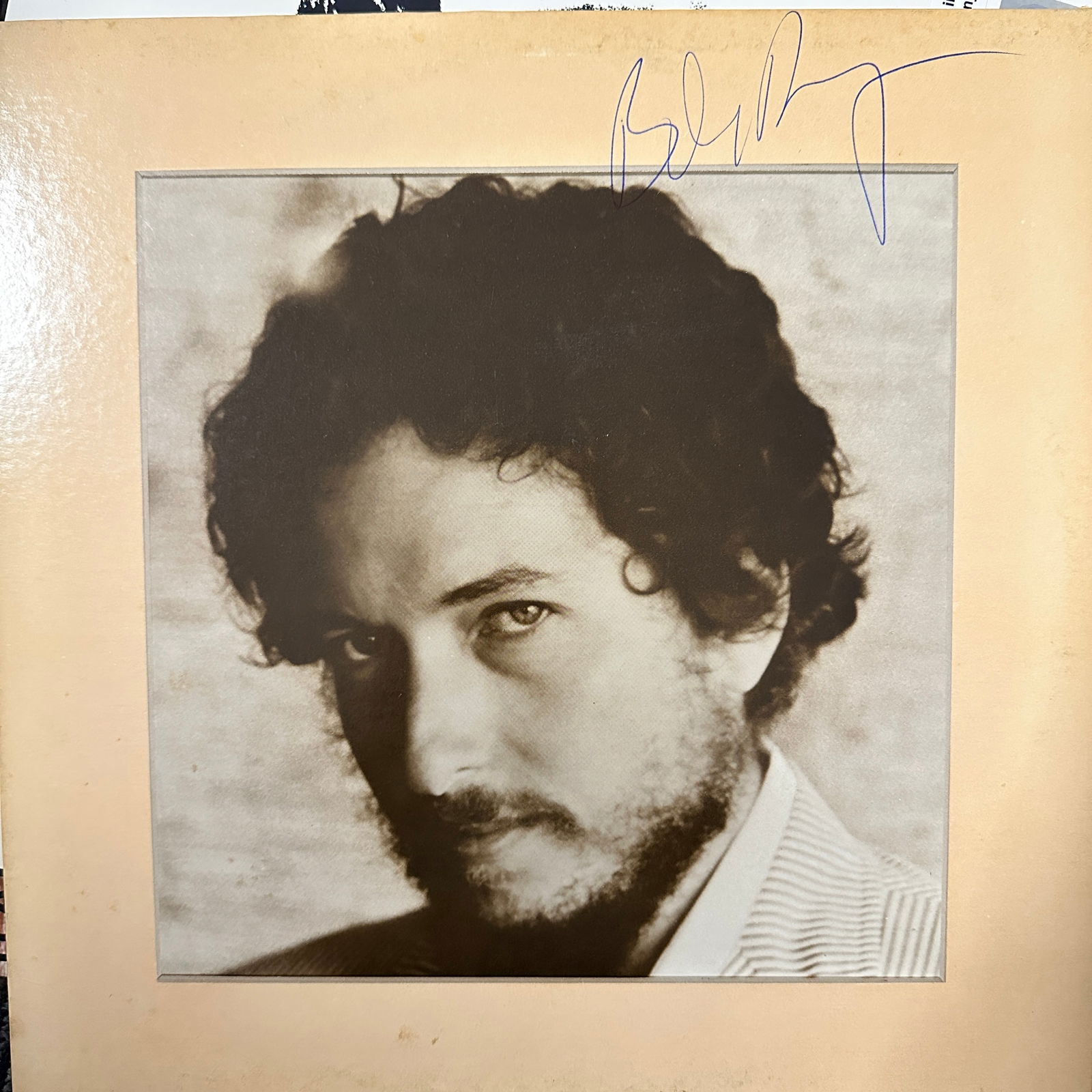 Bob Dylan Autographed Album: Displays are not framed, and can be framed for a cost. Framed items will state they are framed in the name of the item. All signed items come with a COA. Ask any and all questions BEFORE bidding. Sign